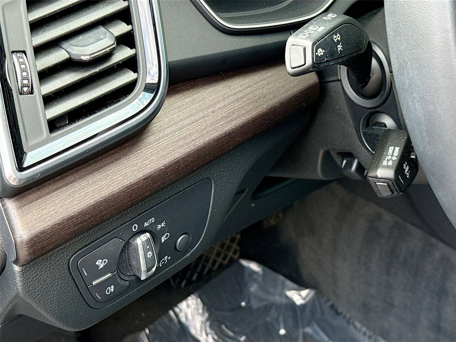 2022 Audi Q5 S line Premium Plus