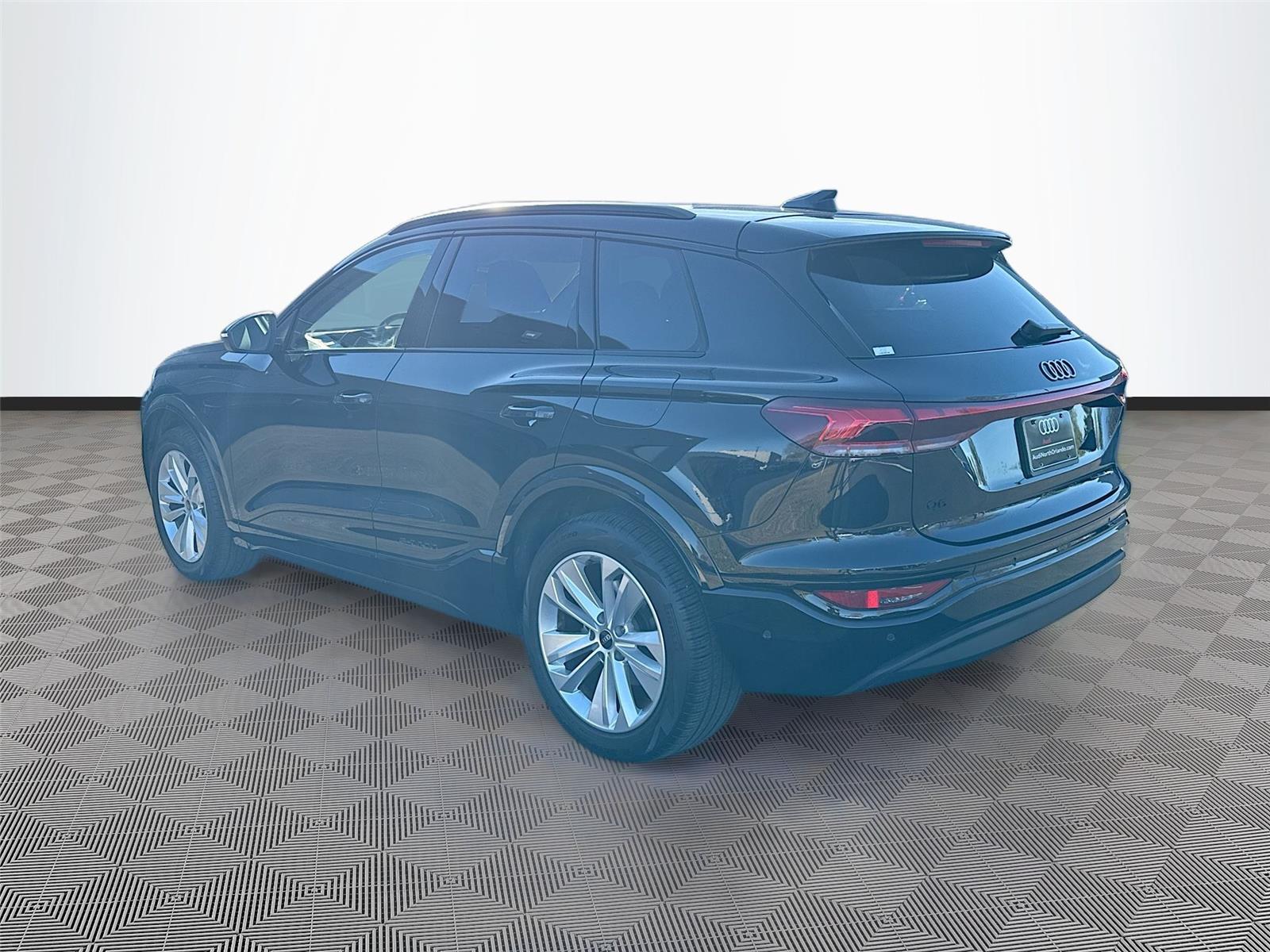 2025 Audi Q6 e-tron Premium Plus