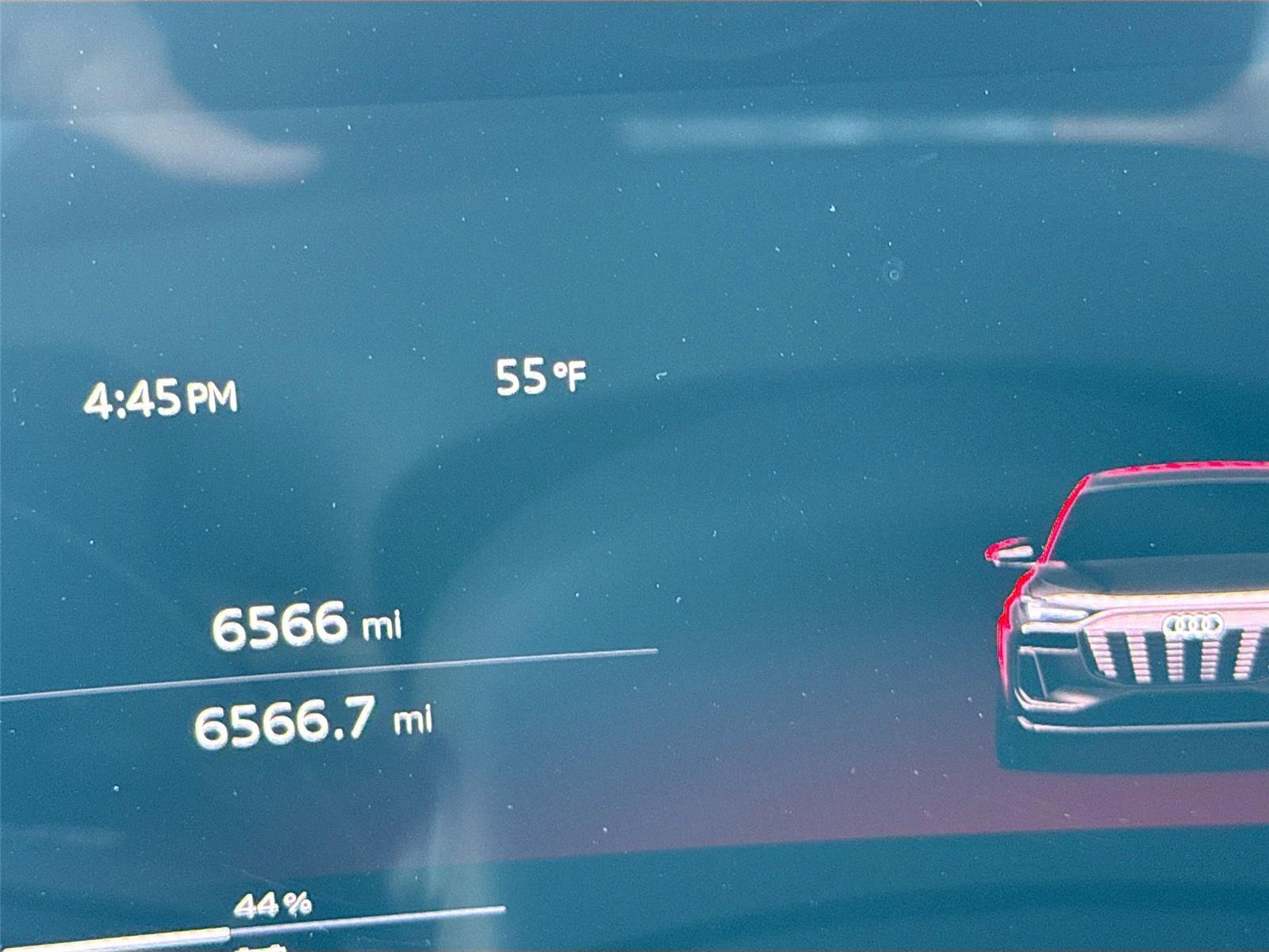 2025 Audi Q6 e-tron Premium Plus