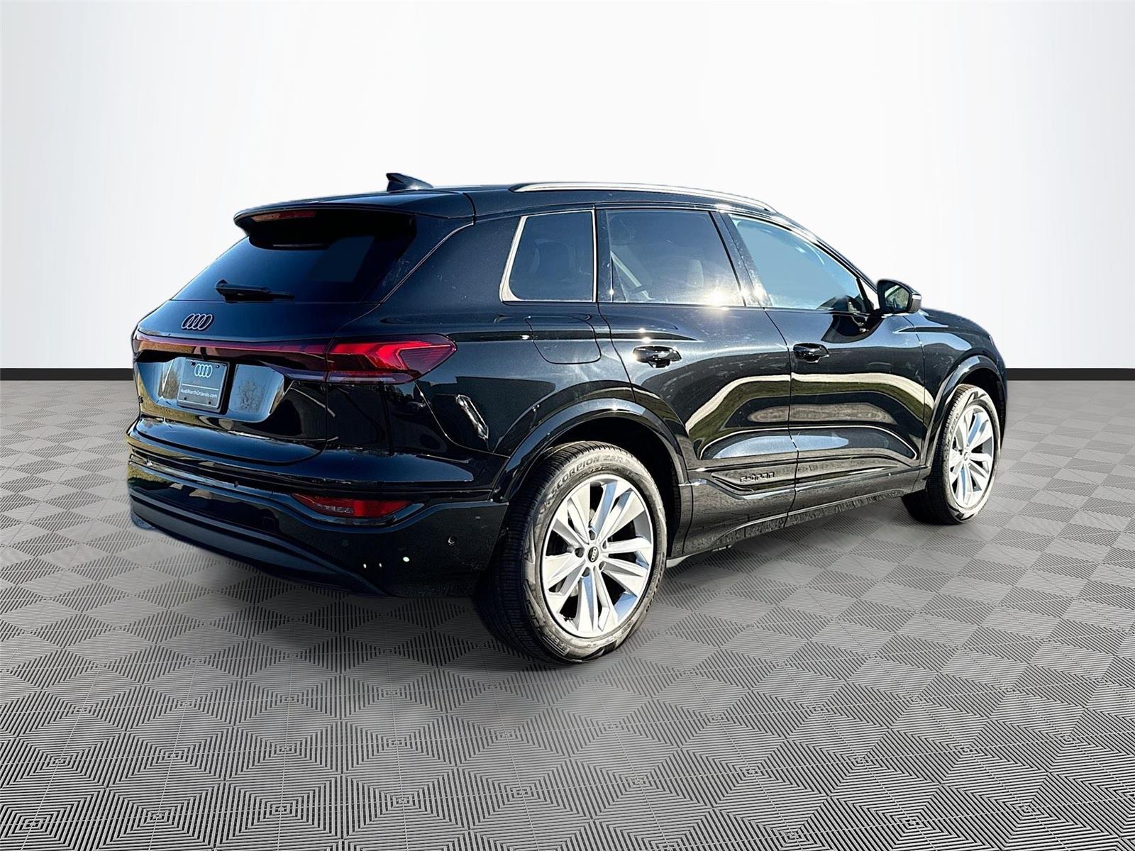 2025 Audi Q6 e-tron Premium Plus