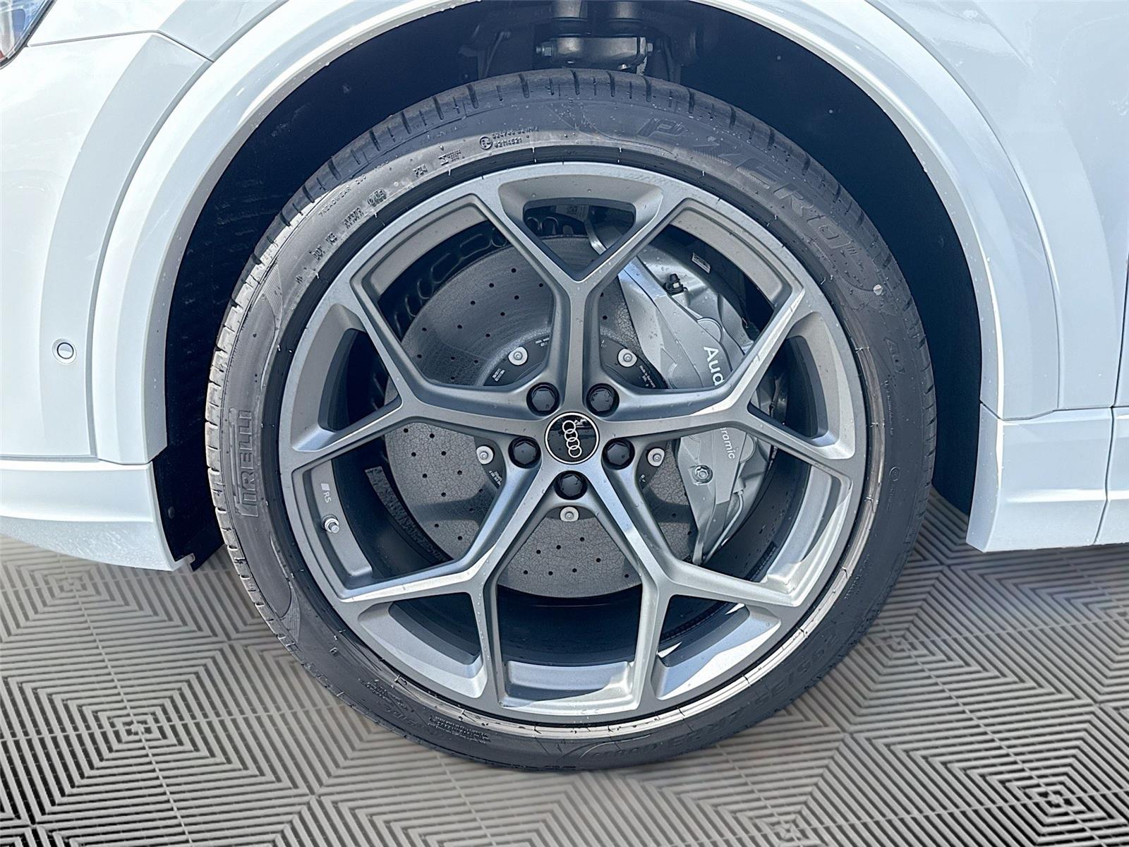 2026 Audi RS Q8 performance