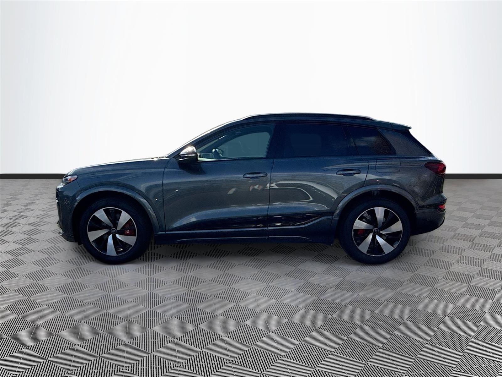 2025 Audi SQ6 e-tron Premium Plus