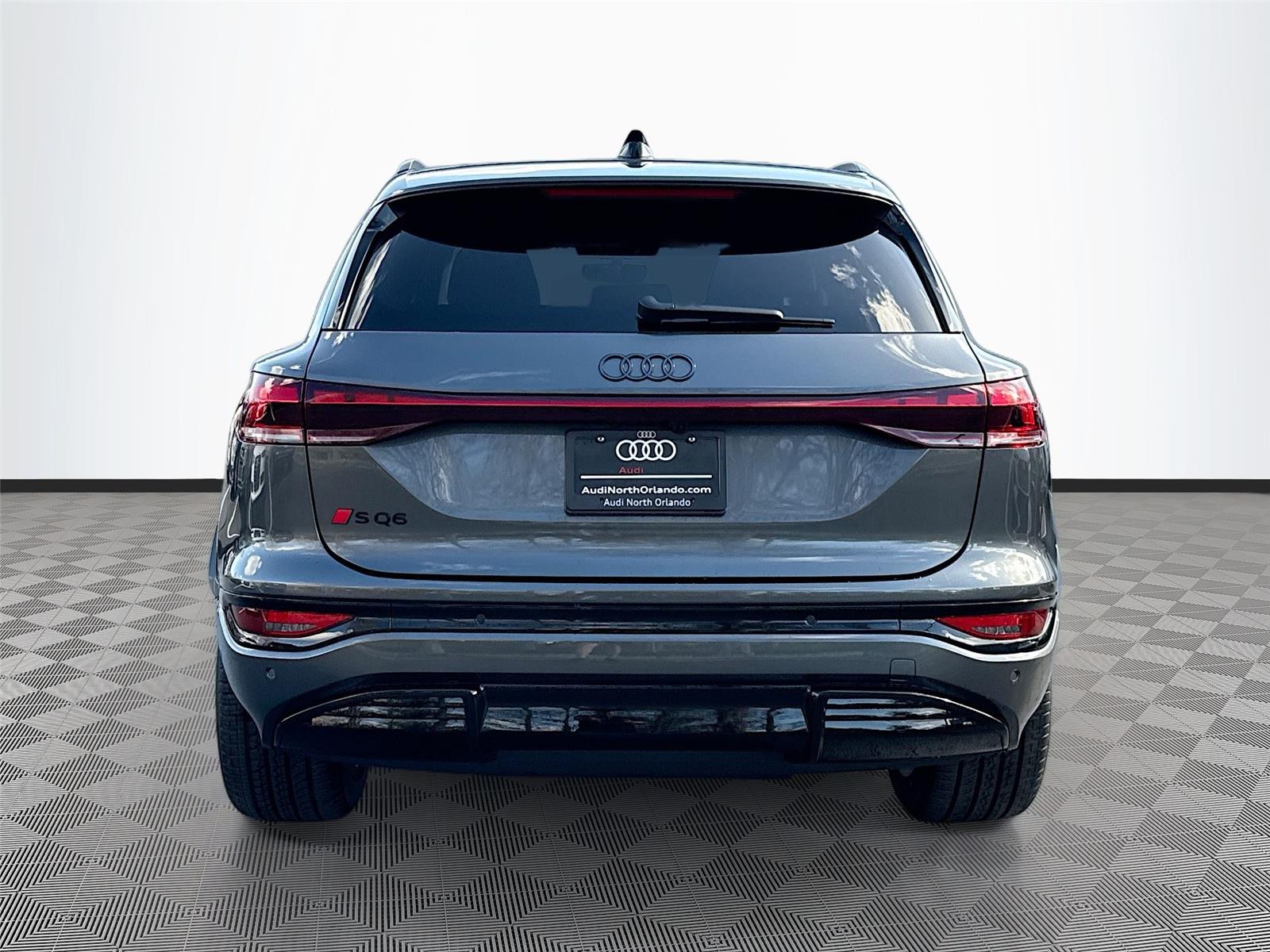 2025 Audi SQ6 e-tron Premium Plus