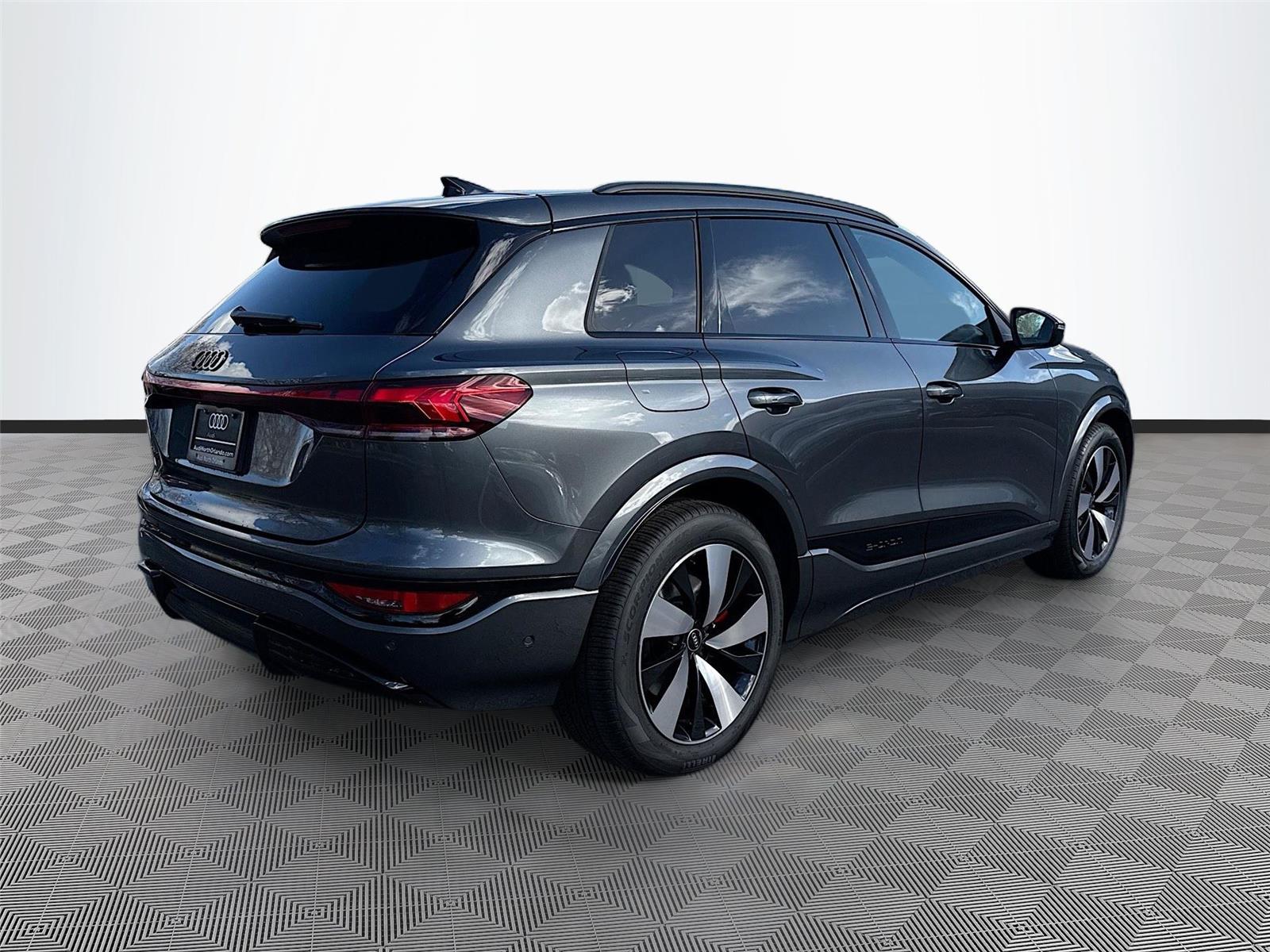 2025 Audi SQ6 e-tron Premium Plus