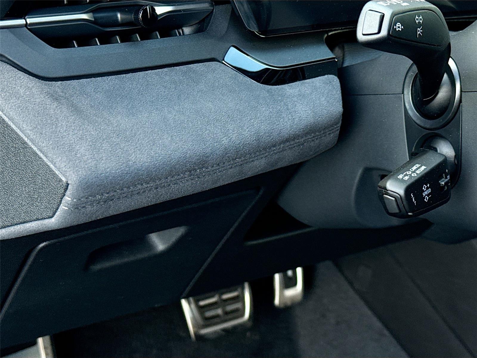 2025 Audi SQ6 e-tron Premium Plus