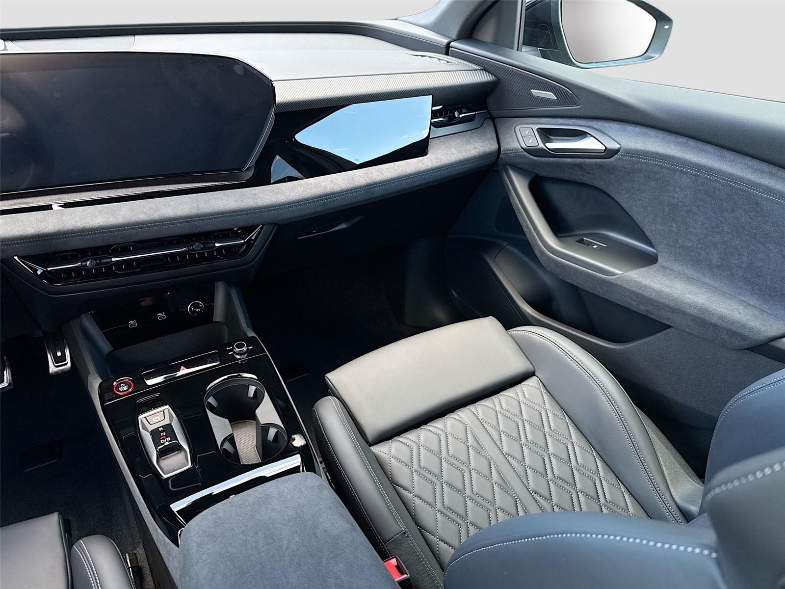 2025 Audi SQ6 e-tron Premium Plus