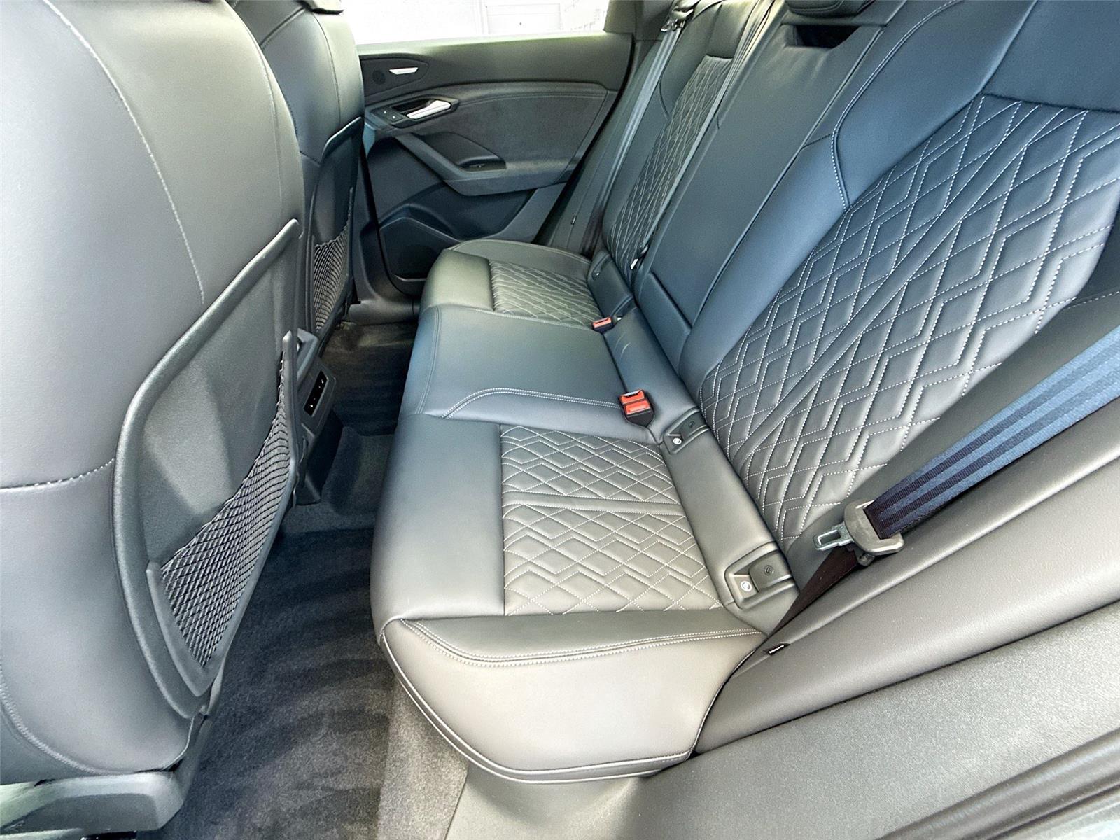 2025 Audi SQ6 e-tron Premium Plus