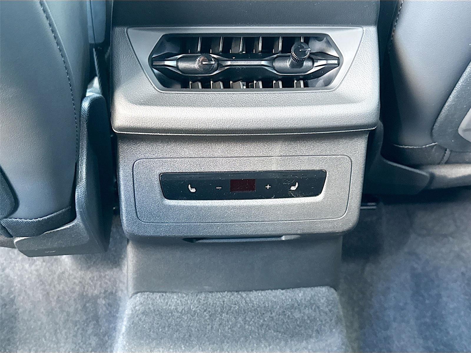 2025 Audi SQ6 e-tron Premium Plus