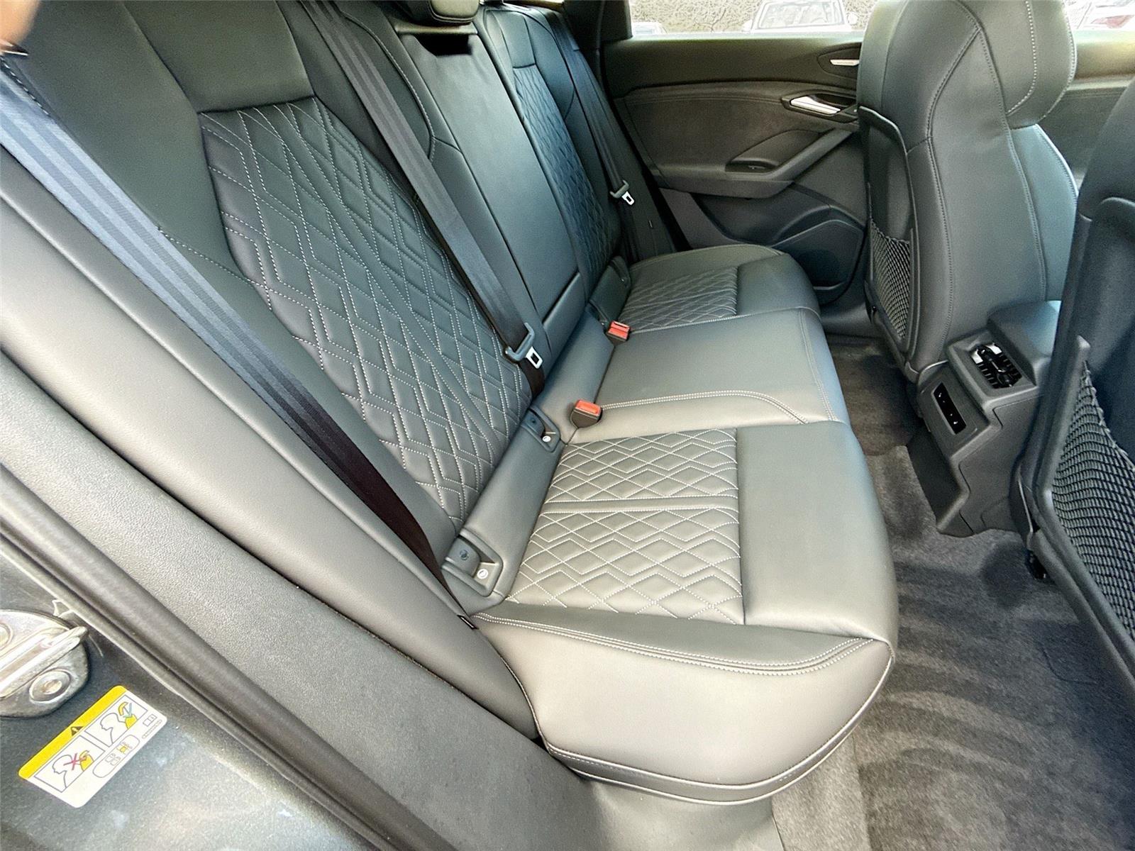 2025 Audi SQ6 e-tron Premium Plus