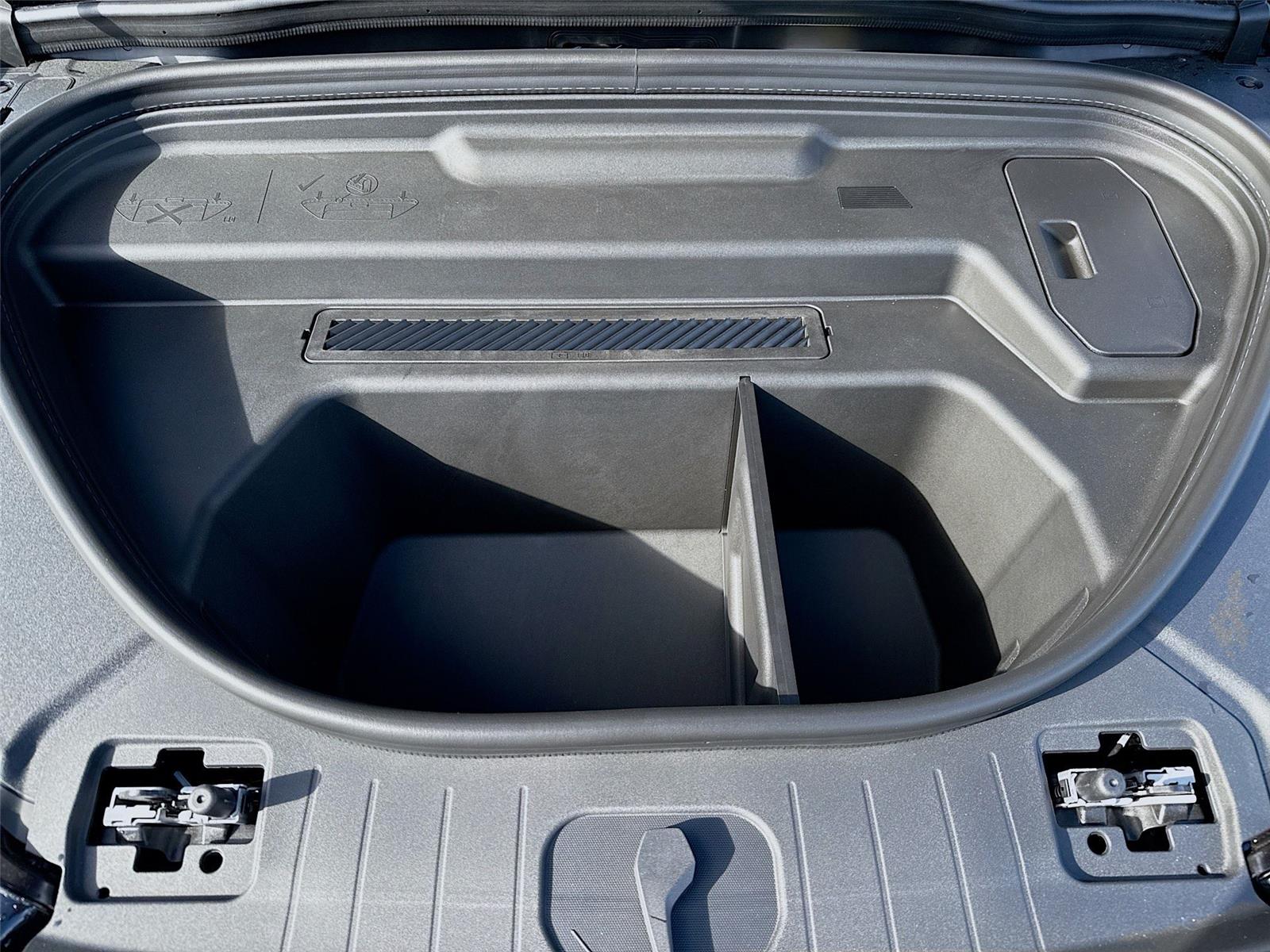 2025 Audi SQ6 e-tron Premium Plus