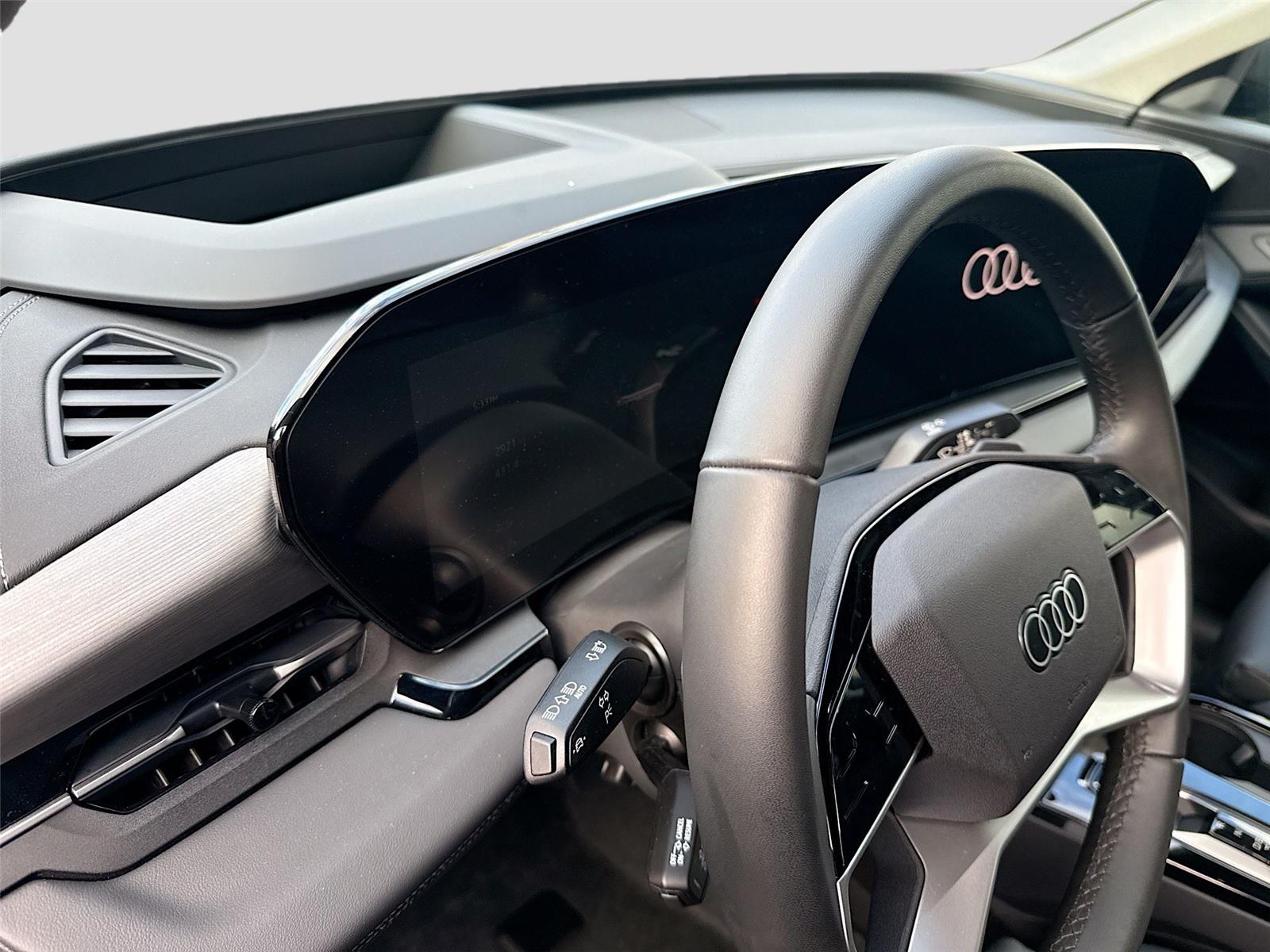 2025 Audi Q6 e-tron Sportback Prestige