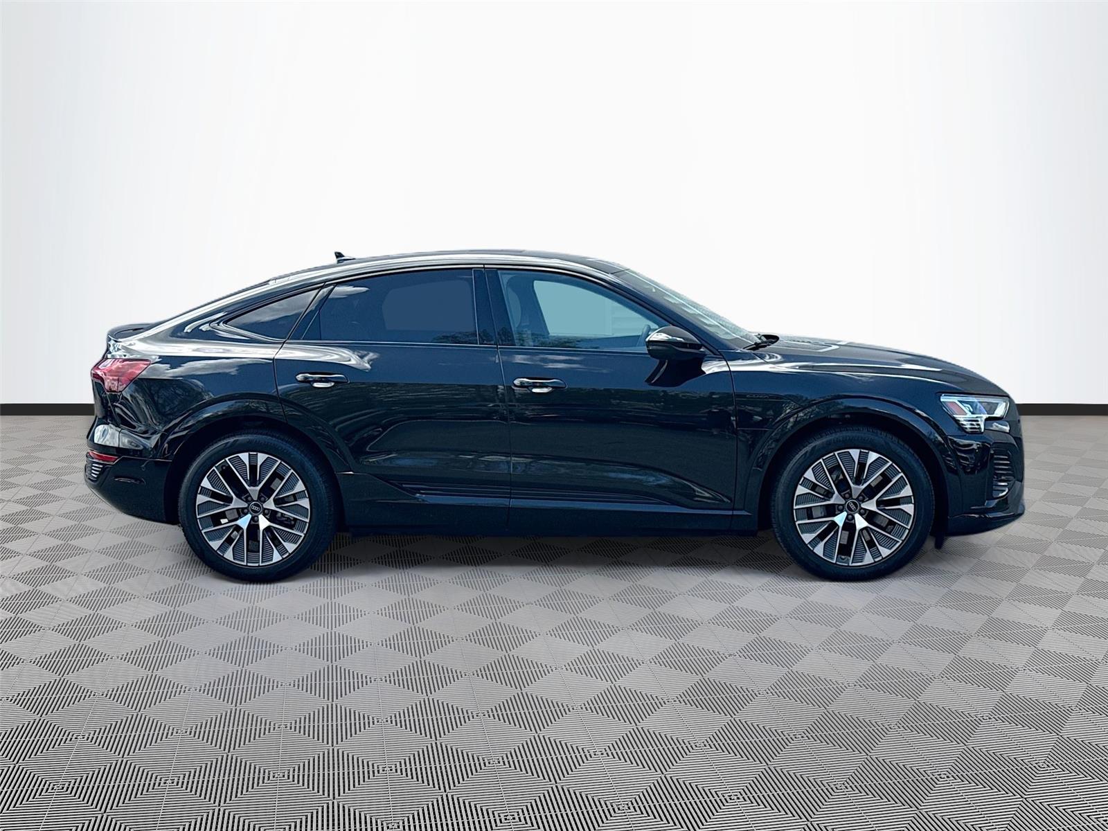 2024 Audi Q8 e-tron Sportback S line Premium Plus