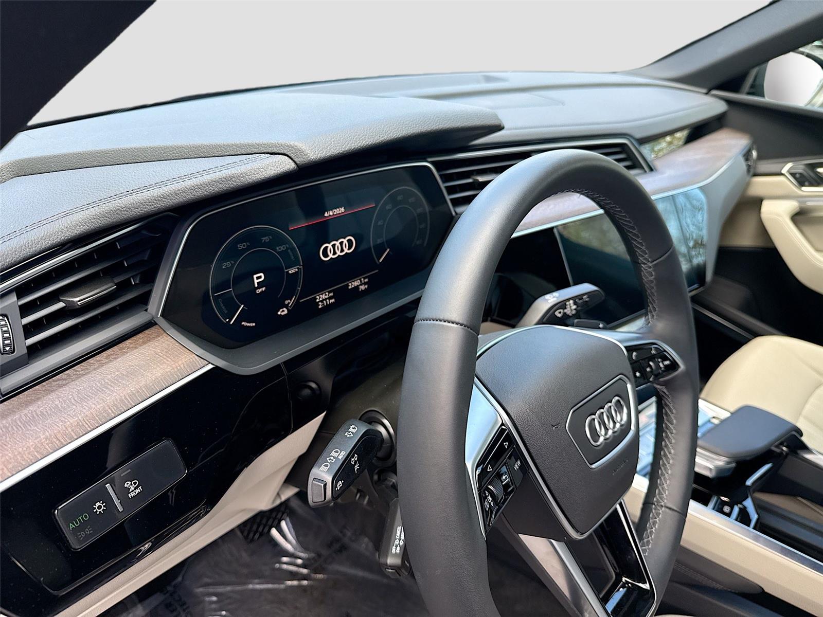 2024 Audi Q8 e-tron Sportback S line Premium Plus