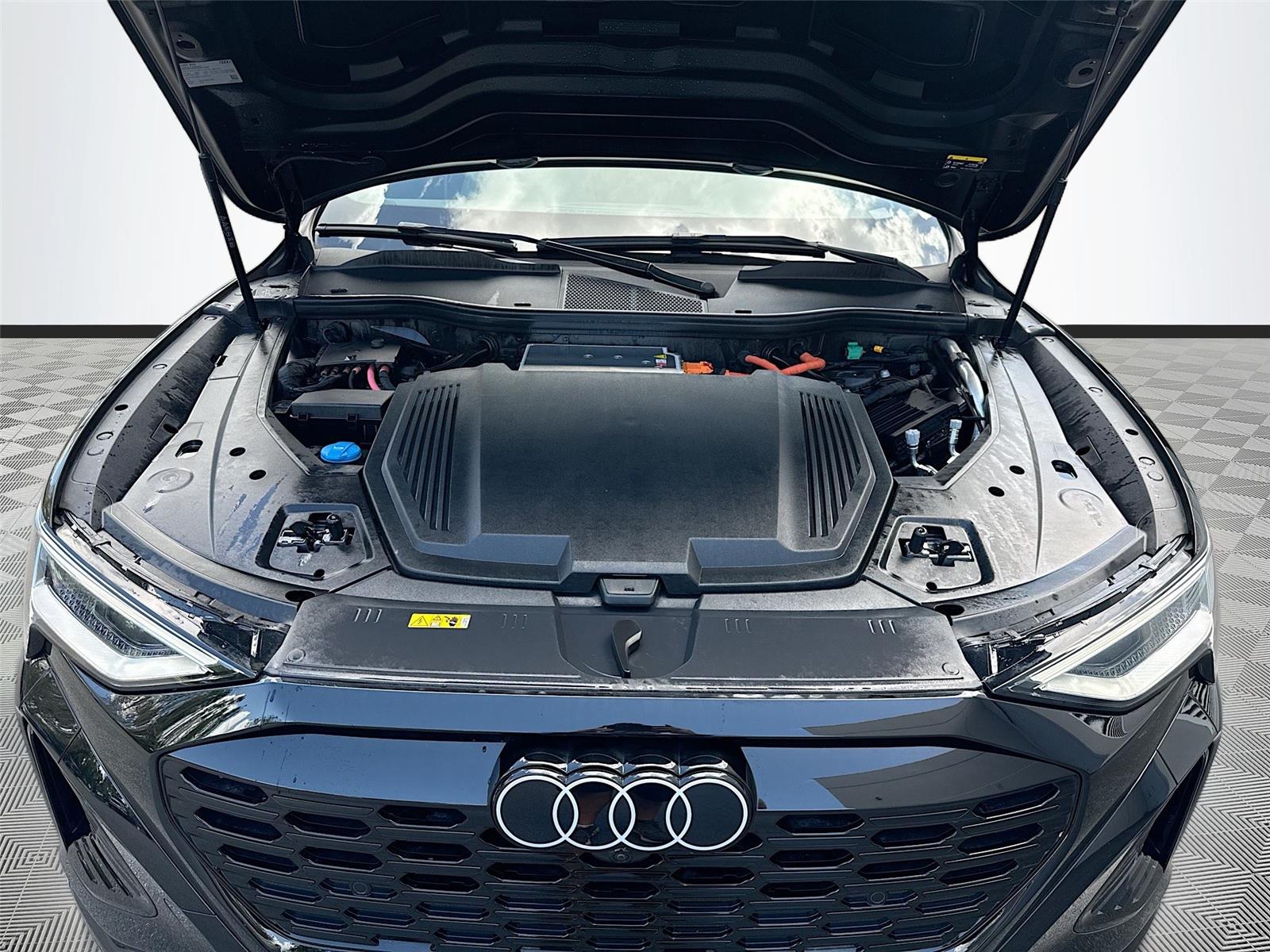 2024 Audi Q8 e-tron Sportback S line Premium Plus