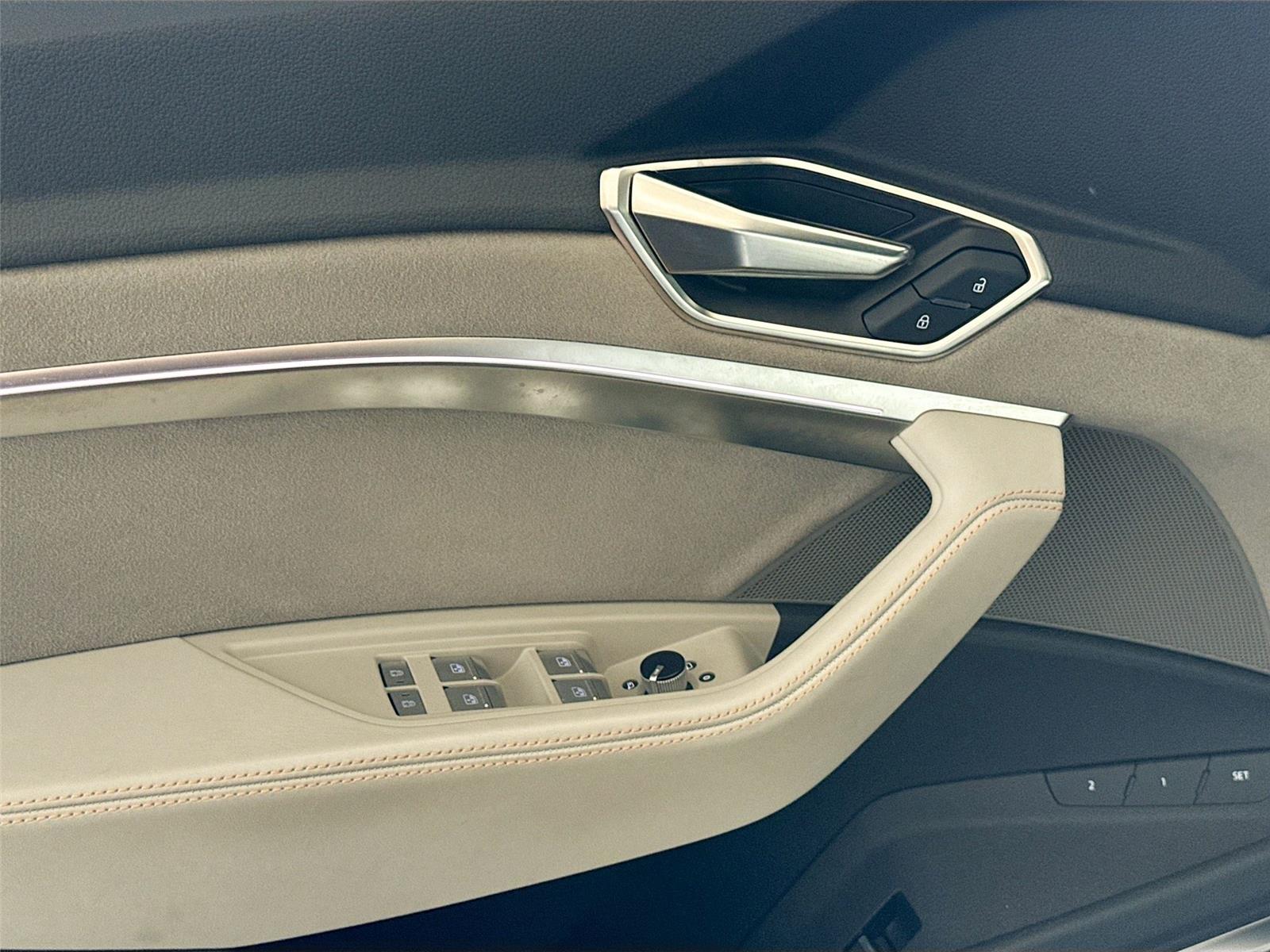 2024 Audi Q8 e-tron Sportback S line Prestige