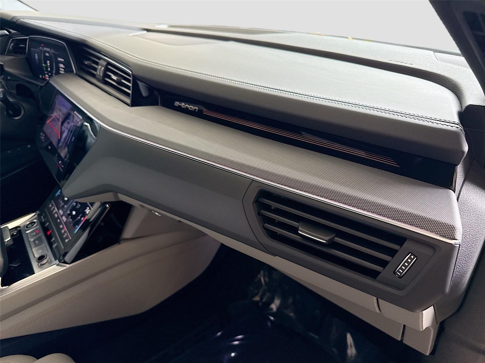 2024 Audi Q8 e-tron Sportback S line Prestige