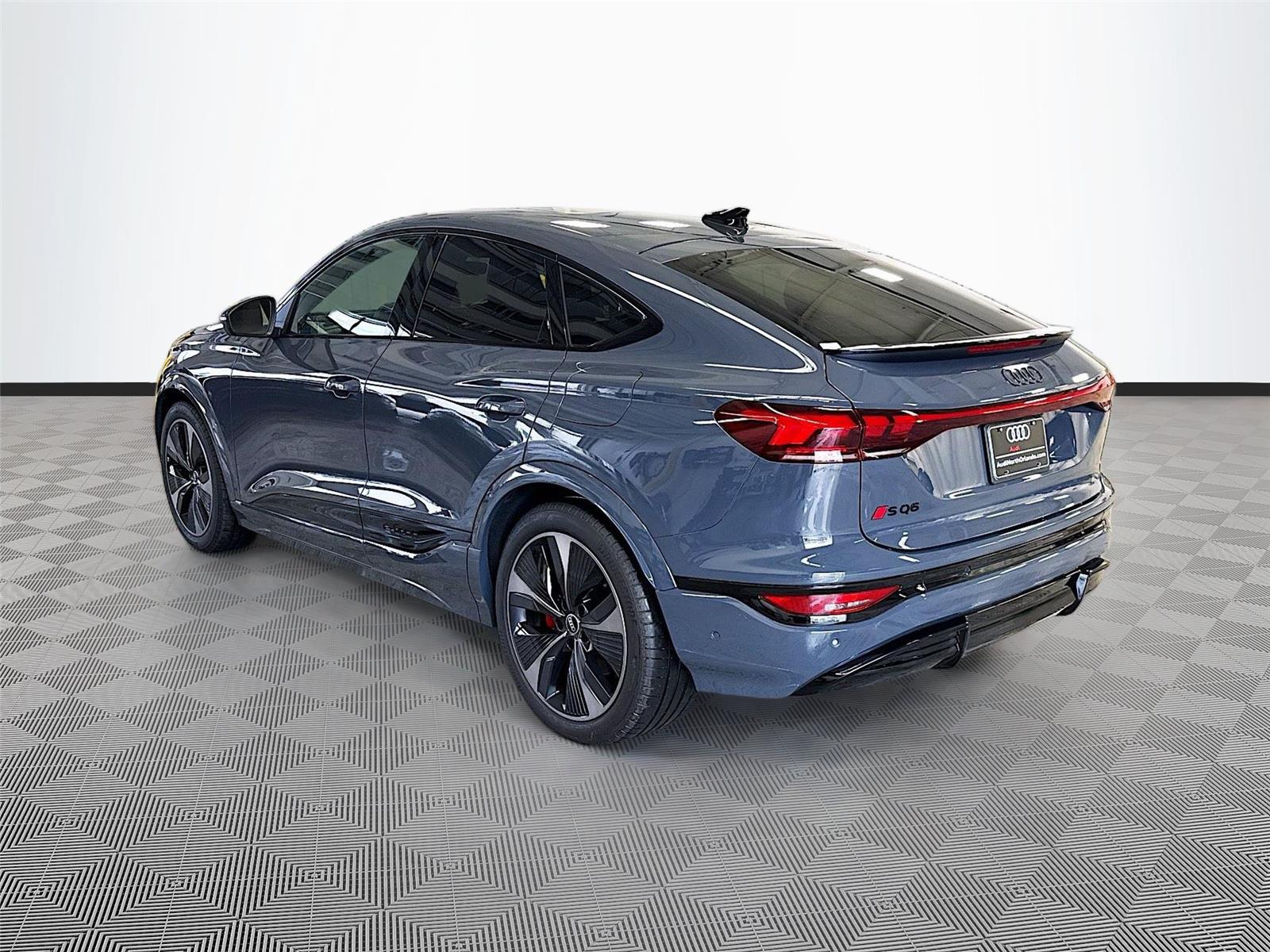 2025 Audi SQ6 e-tron Sportback Prestige