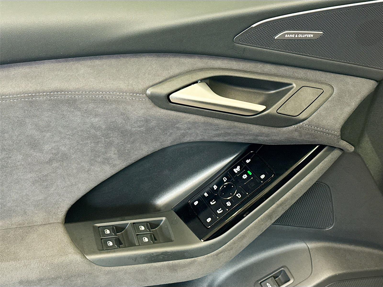 2025 Audi SQ6 e-tron Sportback Prestige