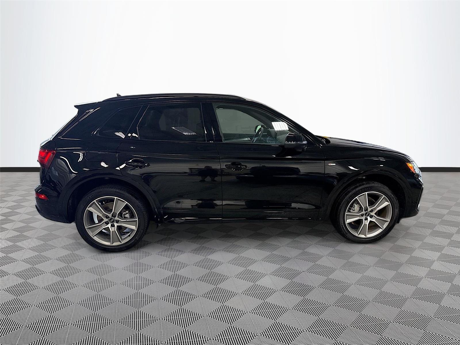 2025 Audi Q5 S line Premium