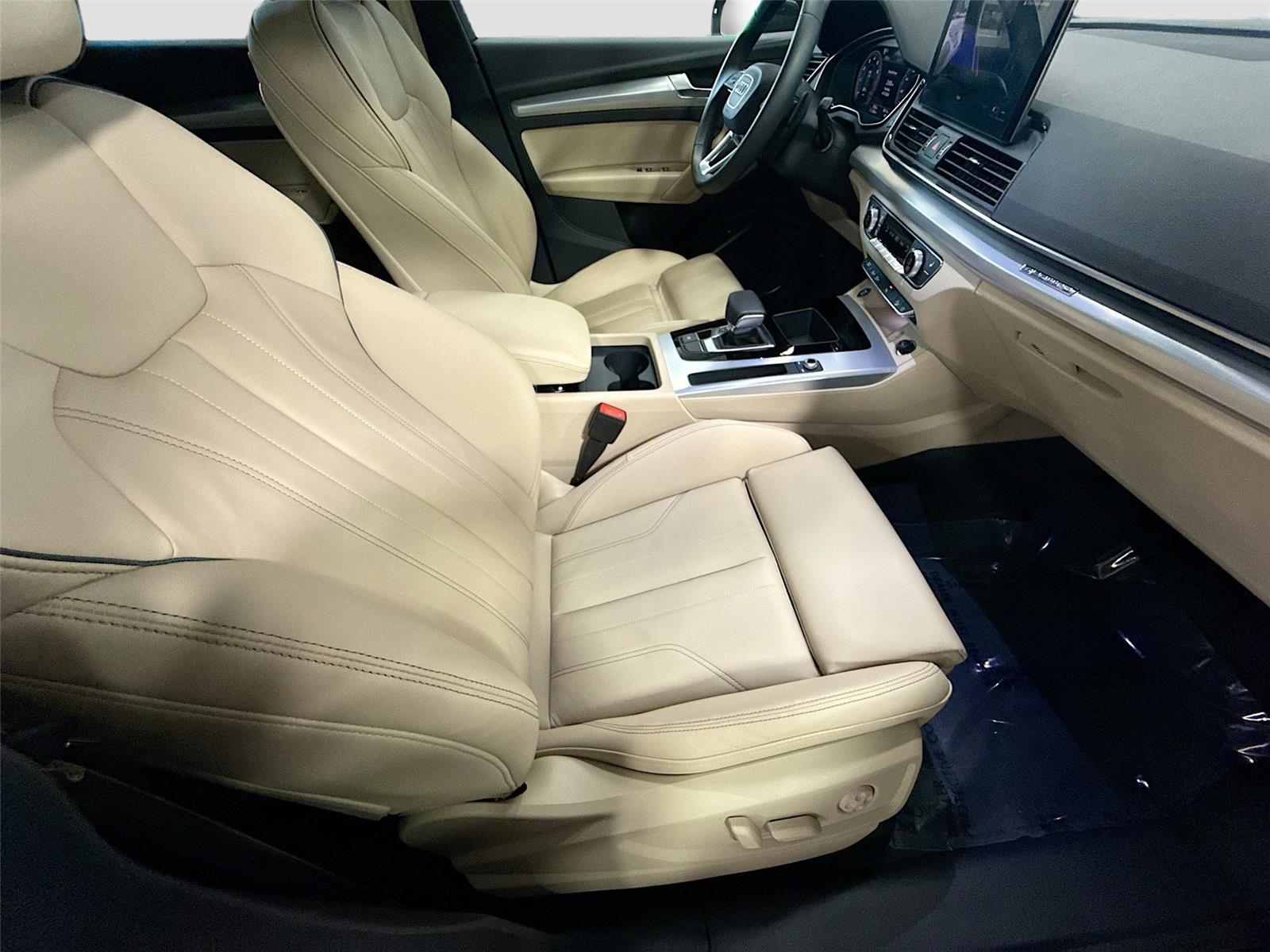 2025 Audi Q5 S line Premium