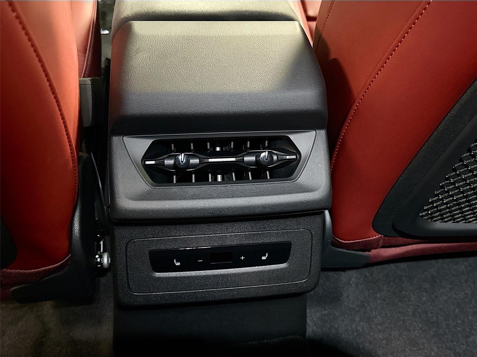 2025 Audi SQ6 e-tron Sportback Prestige