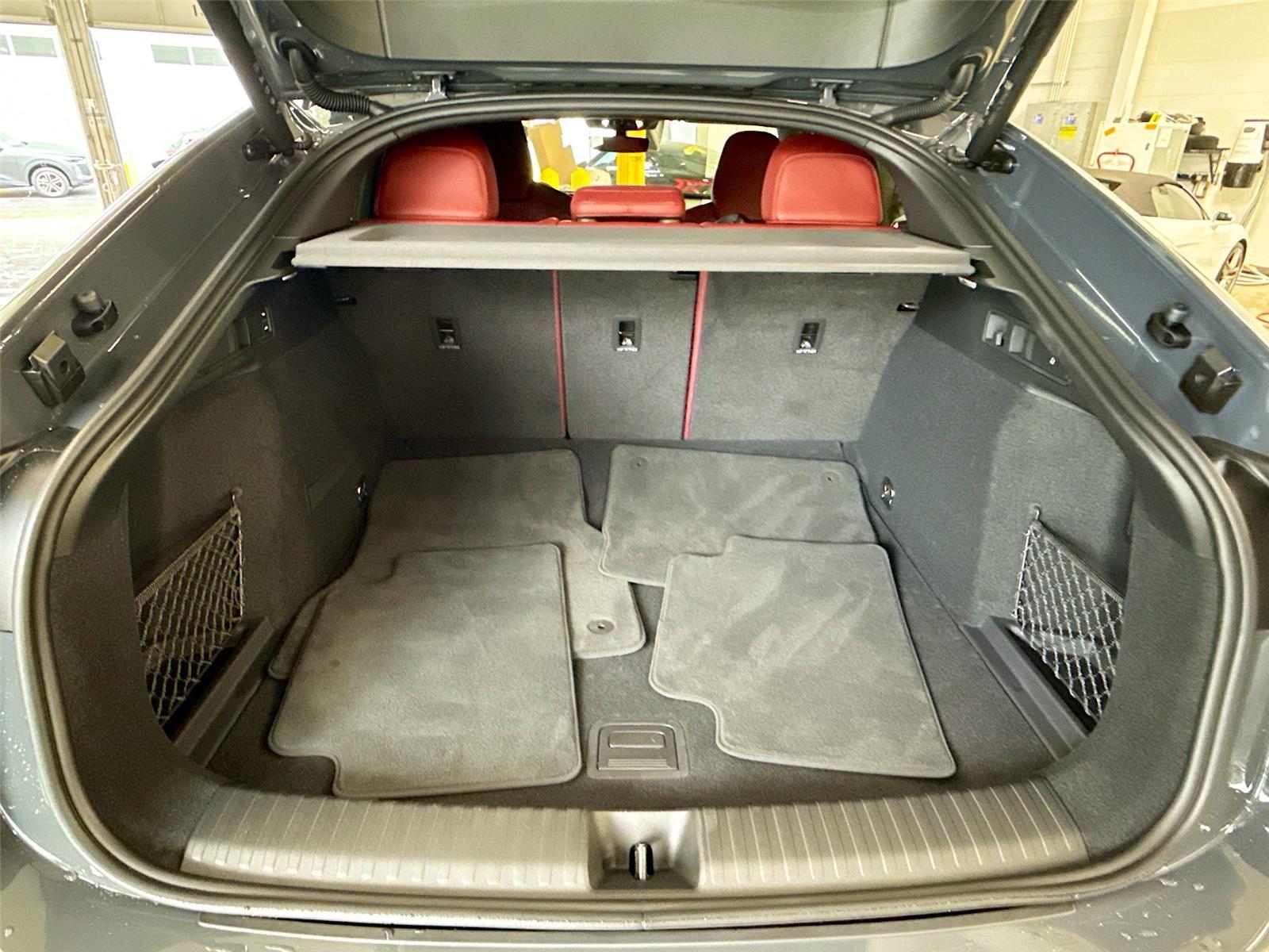 2025 Audi SQ6 e-tron Sportback Prestige