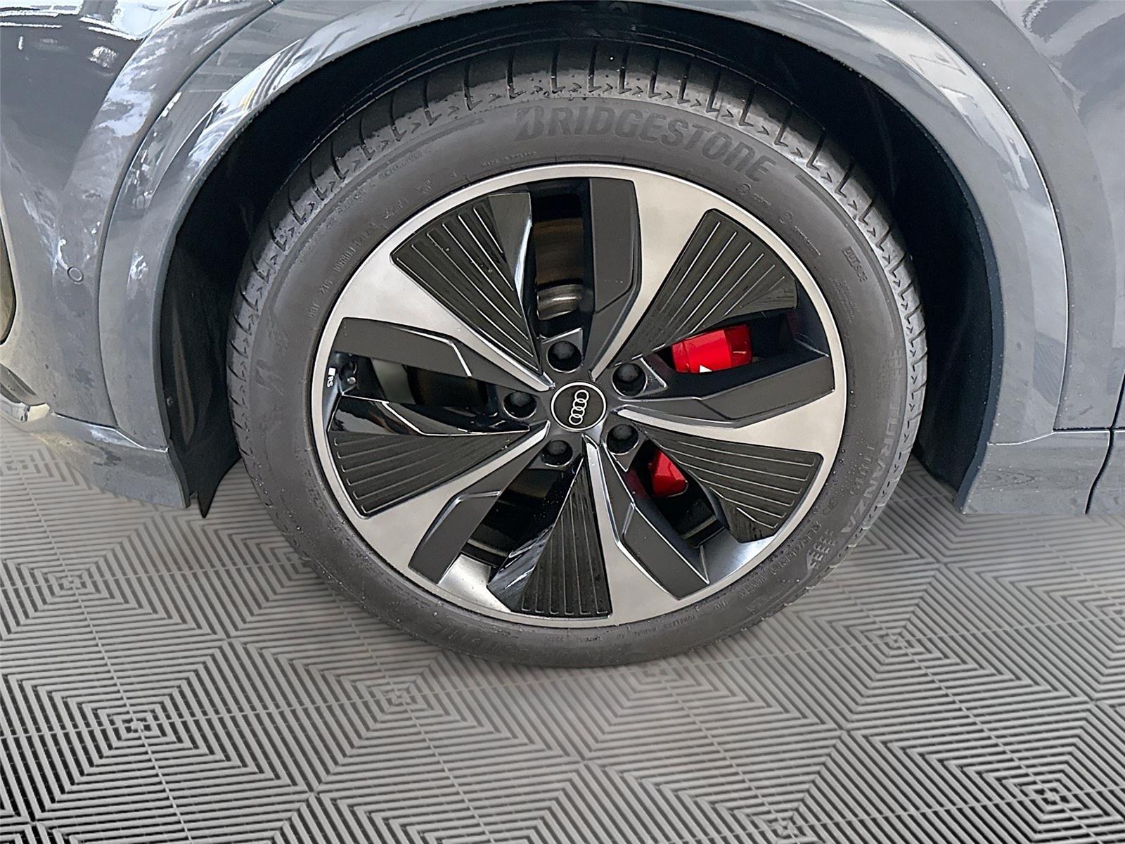 2025 Audi SQ6 e-tron Sportback Prestige