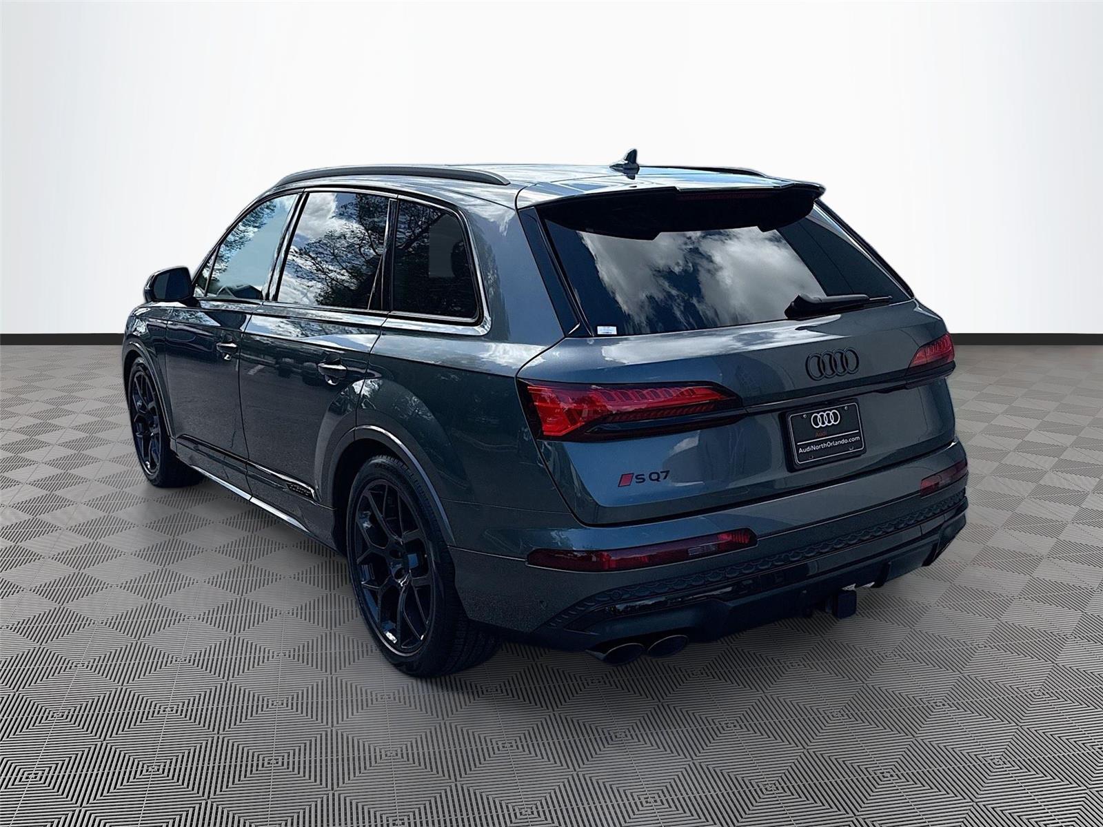 2026 Audi SQ7 Premium Plus