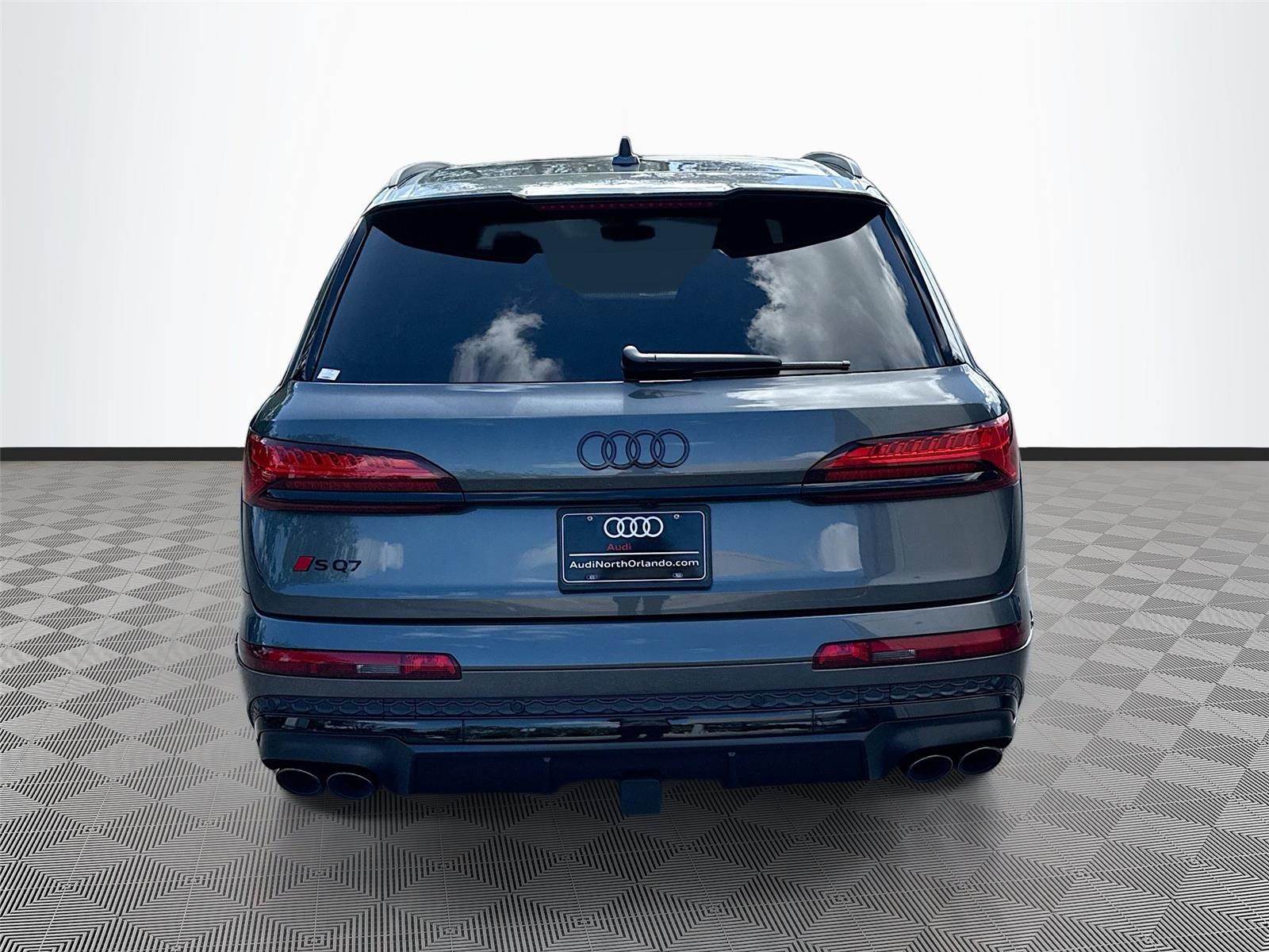 2026 Audi SQ7 Premium Plus