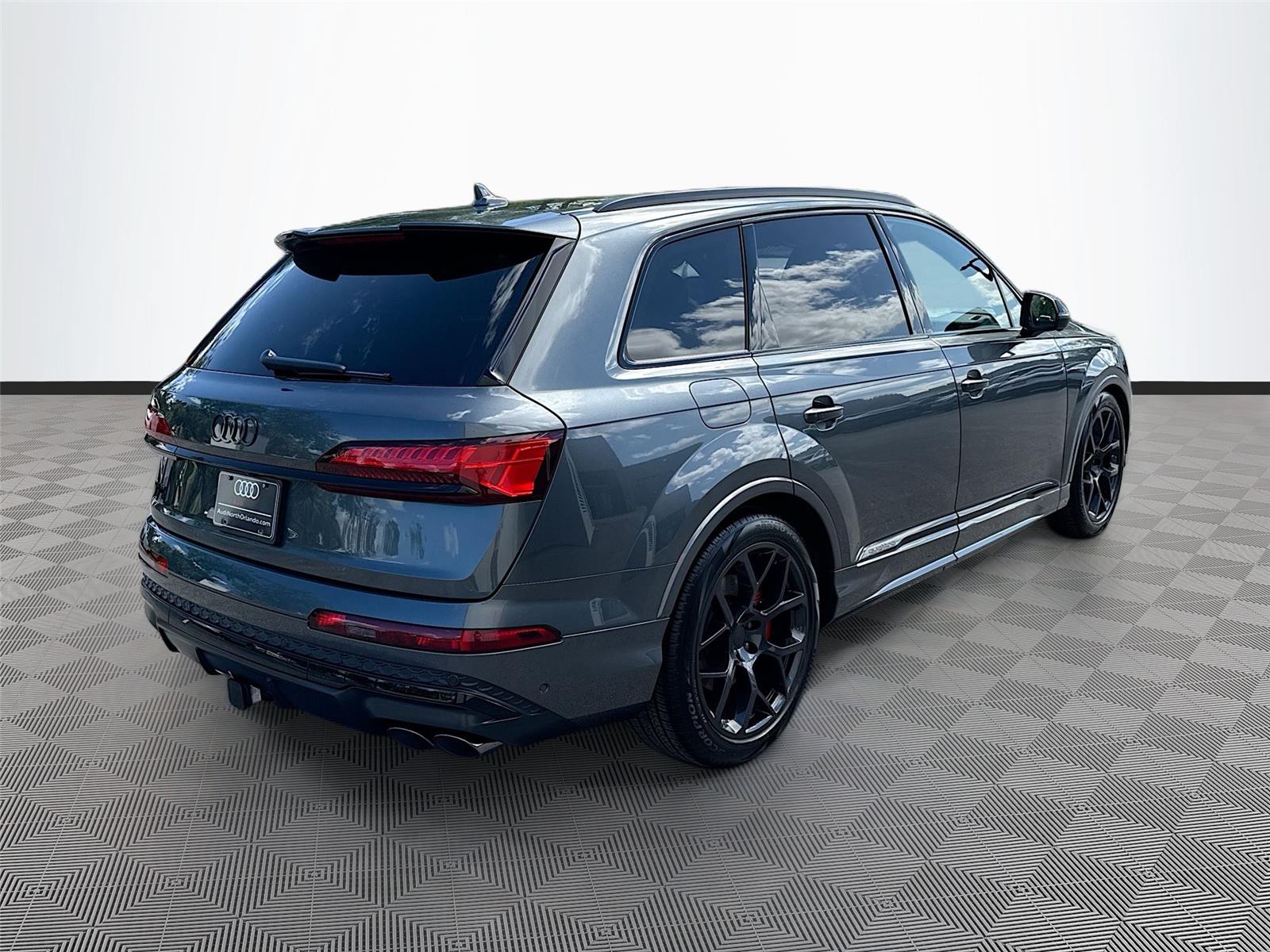 2026 Audi SQ7 Premium Plus