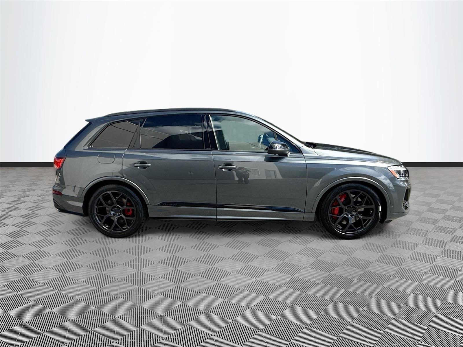 2026 Audi SQ7 Premium Plus
