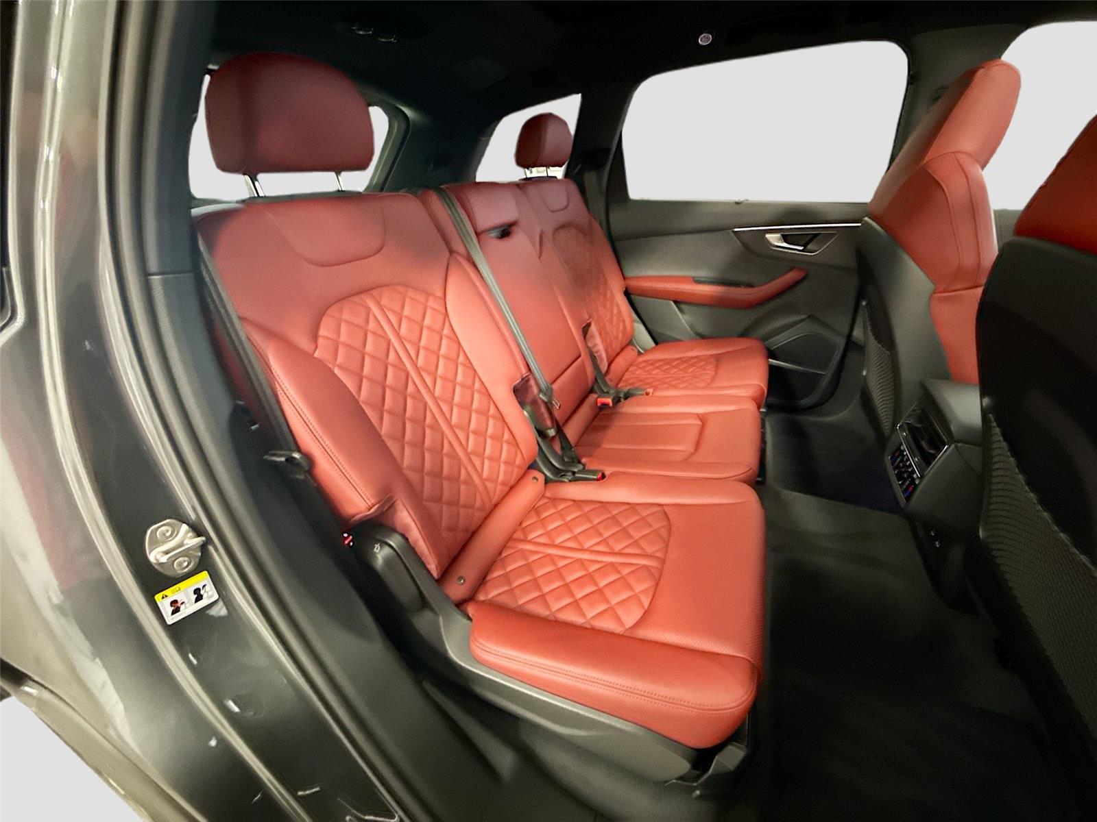 2026 Audi SQ7 Premium Plus