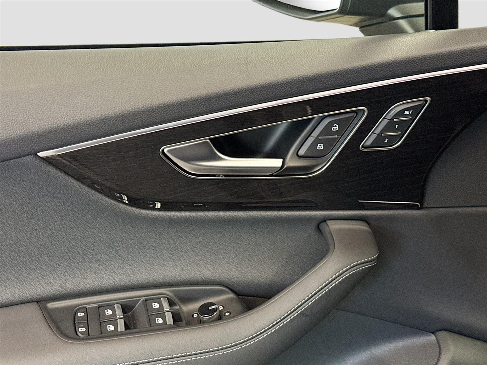 2026 Audi Q7 Premium Plus