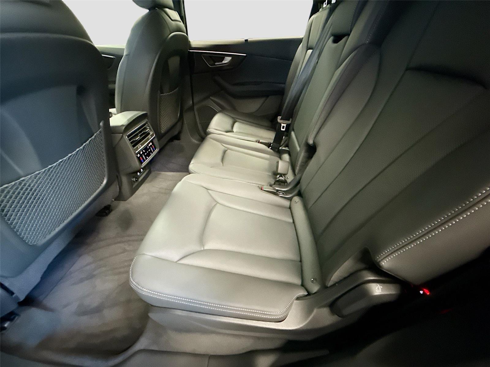 2026 Audi Q7 Premium Plus