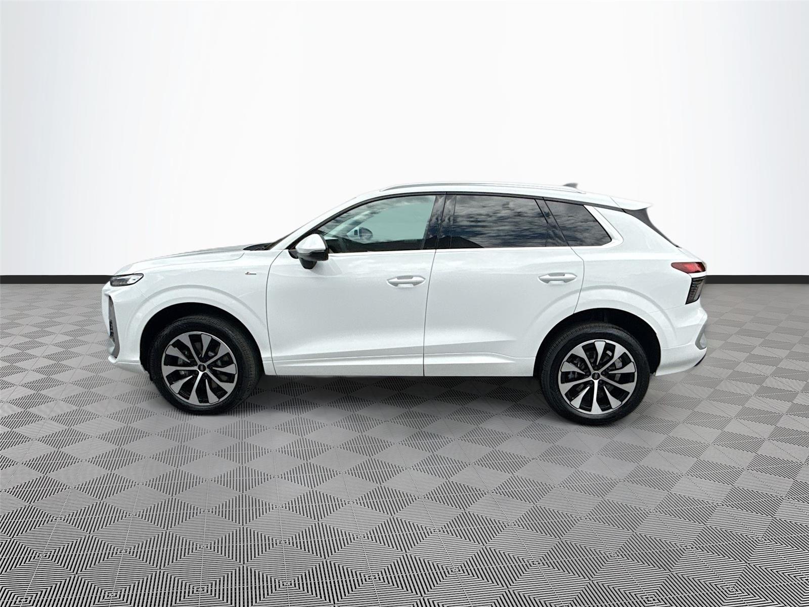 2026 Audi Q3 S line