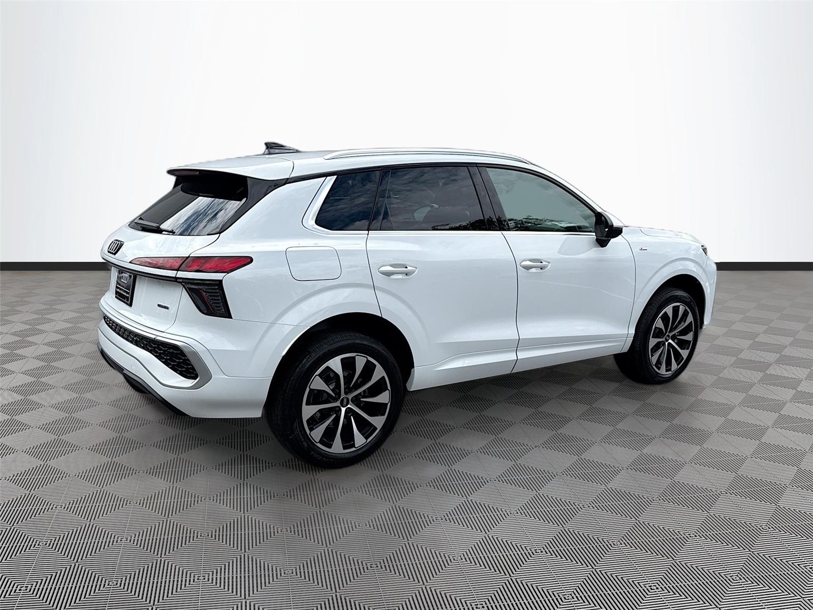 2026 Audi Q3 S line