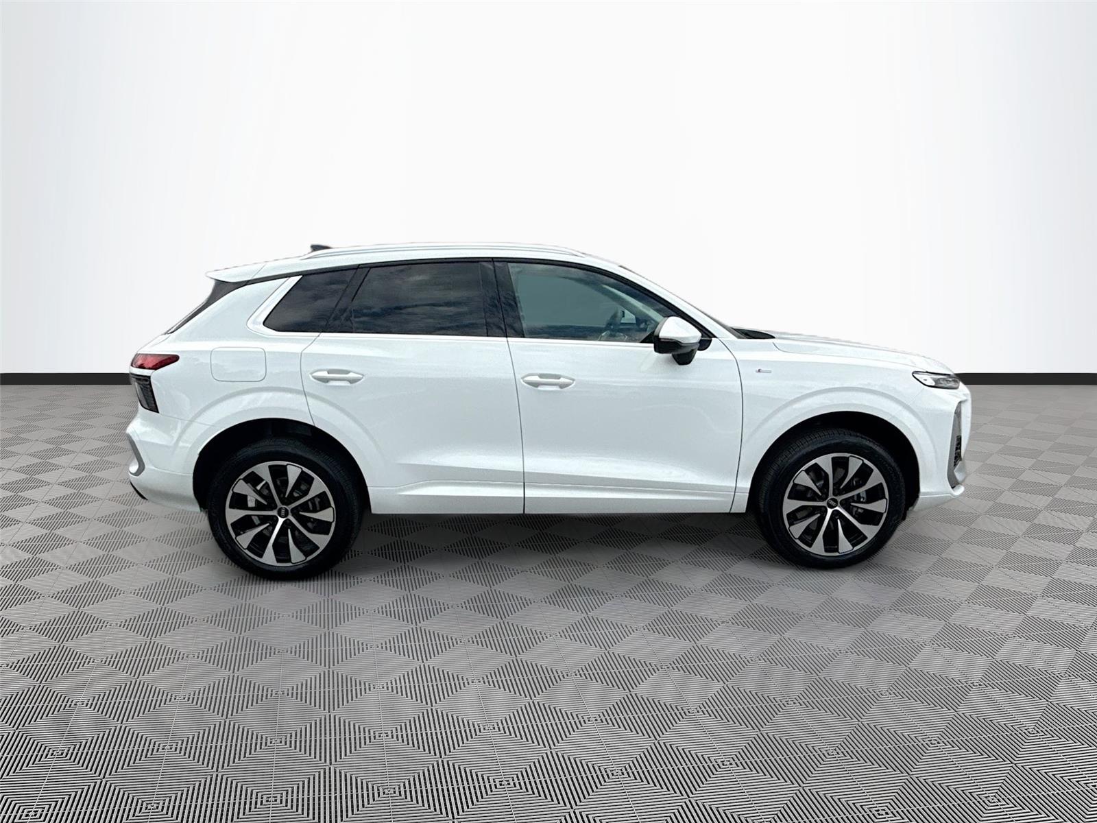 2026 Audi Q3 S line
