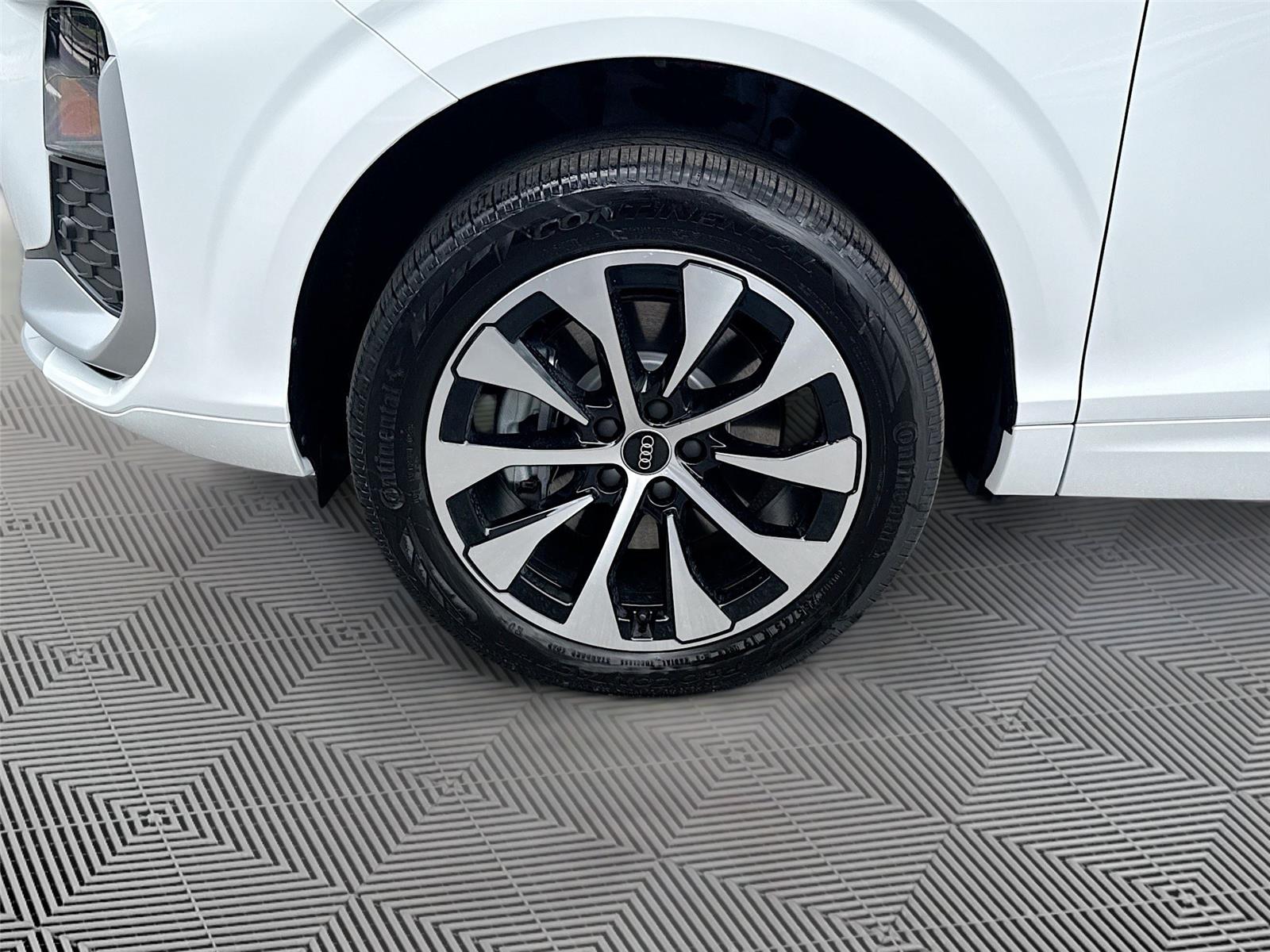 2026 Audi Q3 S line