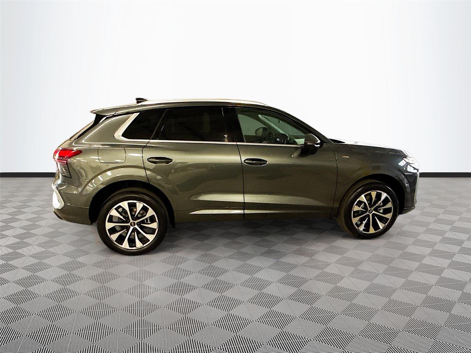 2026 Audi Q3 S line