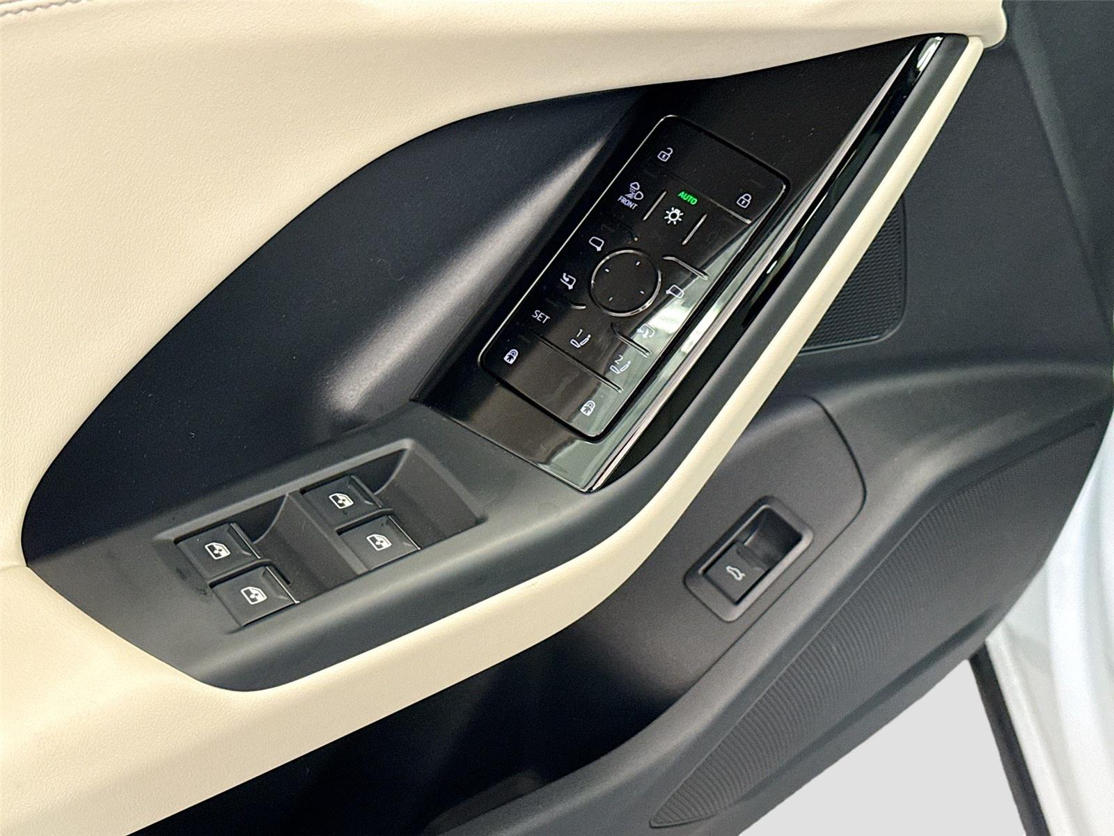 2027 Audi Q6 e-tron Premium Plus