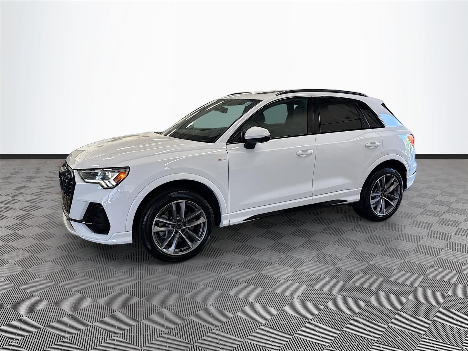 2024 Audi Q3 S line Premium Plus