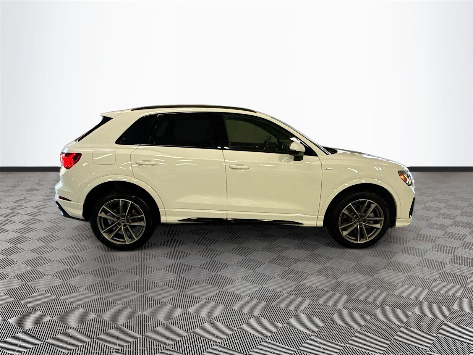 2024 Audi Q3 S line Premium Plus