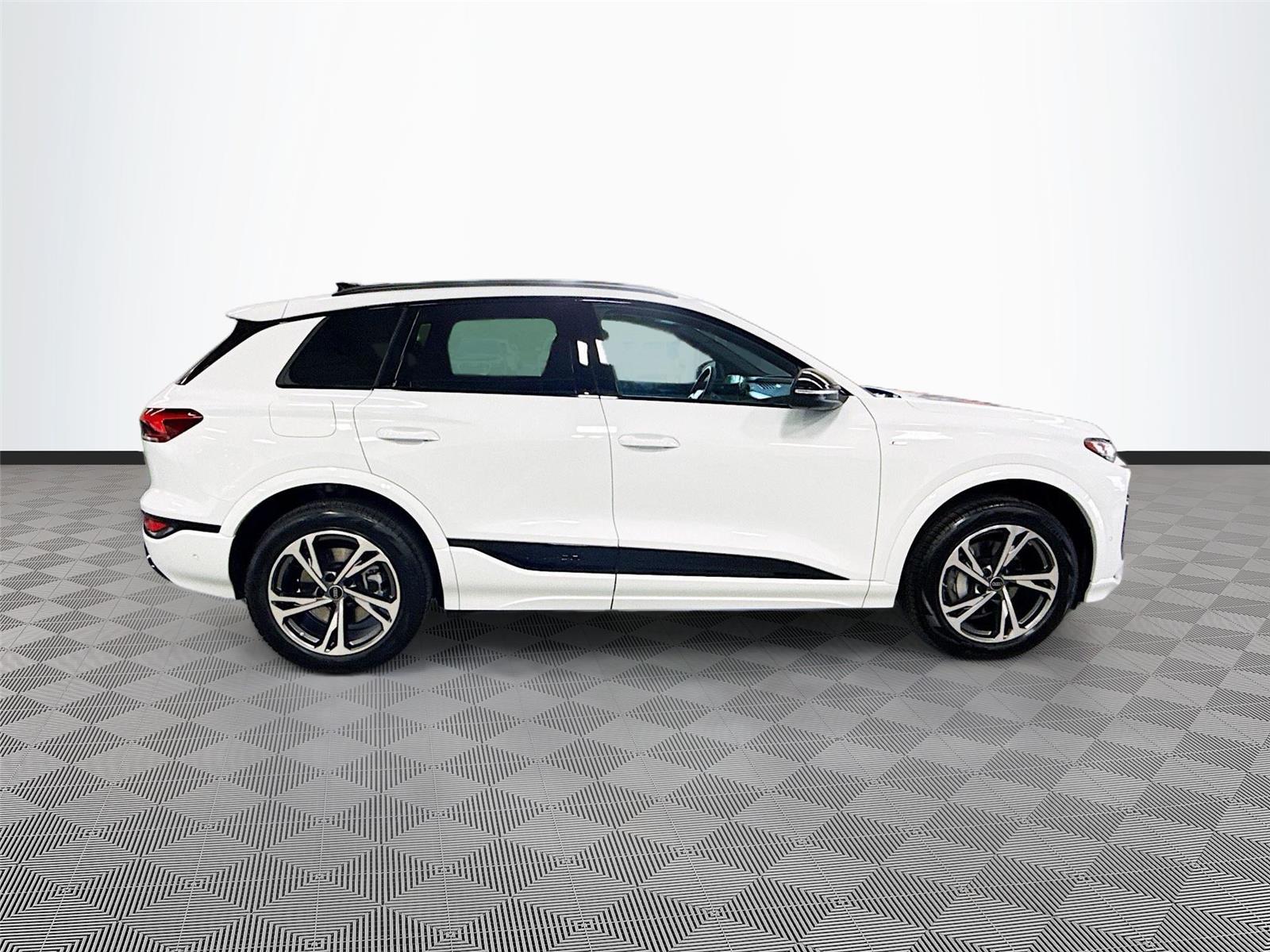 2027 Audi Q6 e-tron Premium Plus