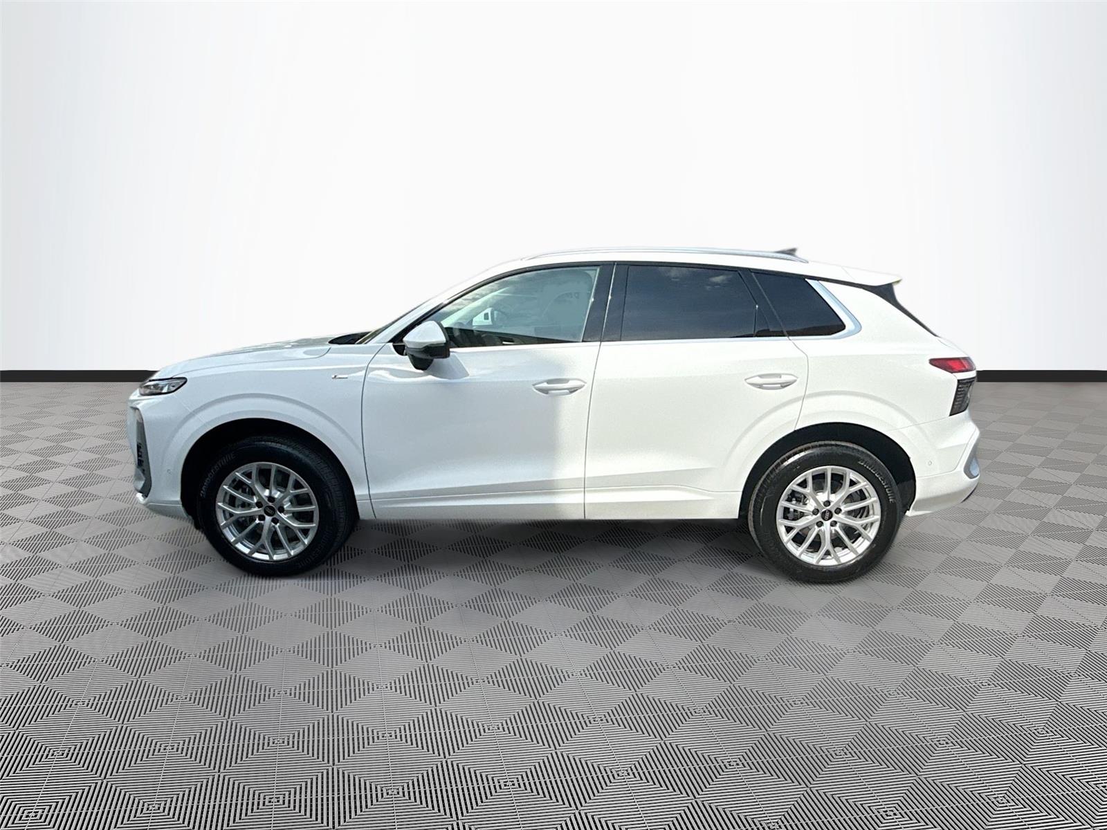 2026 Audi Q3 S line
