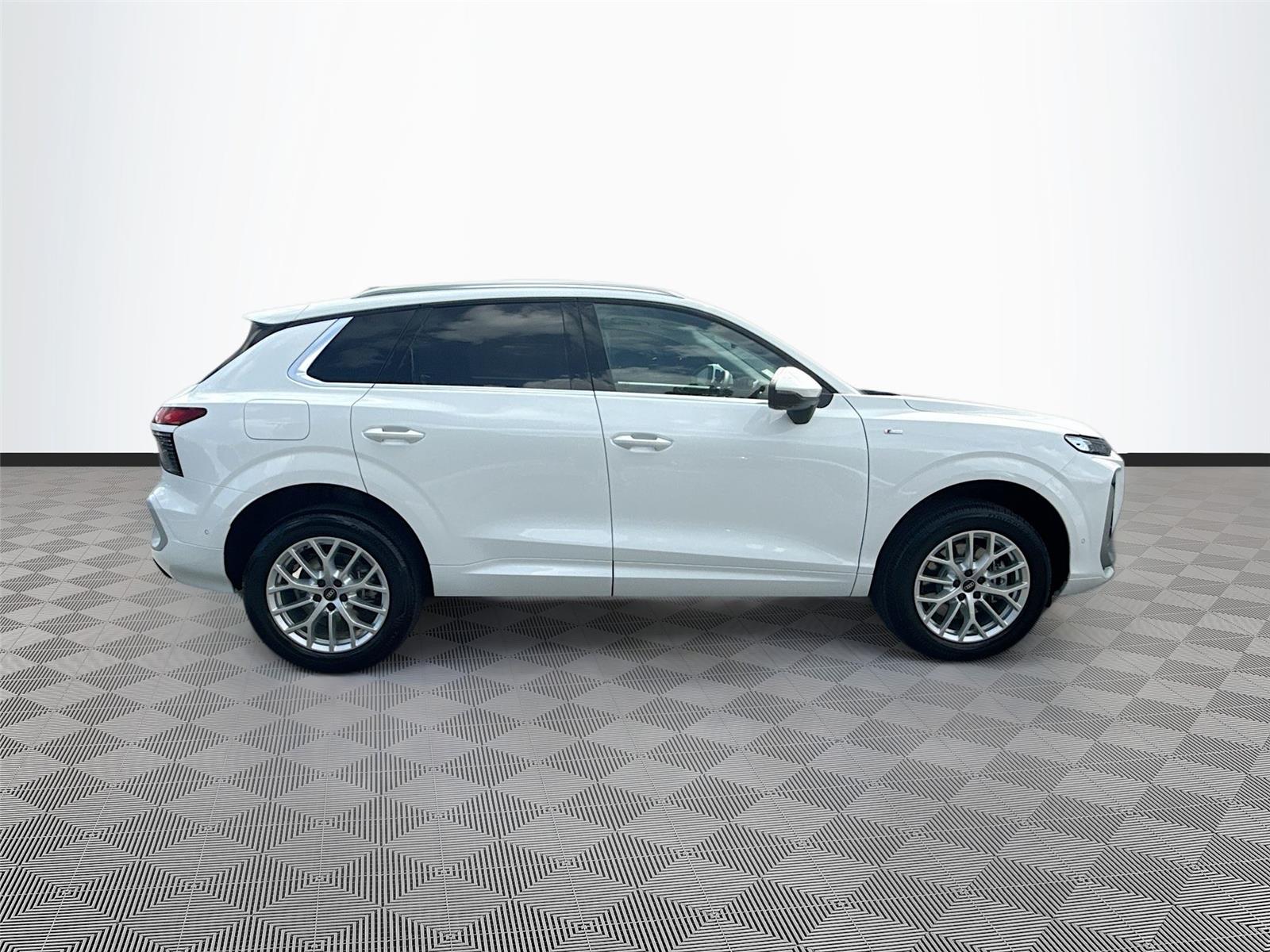 2026 Audi Q3 S line