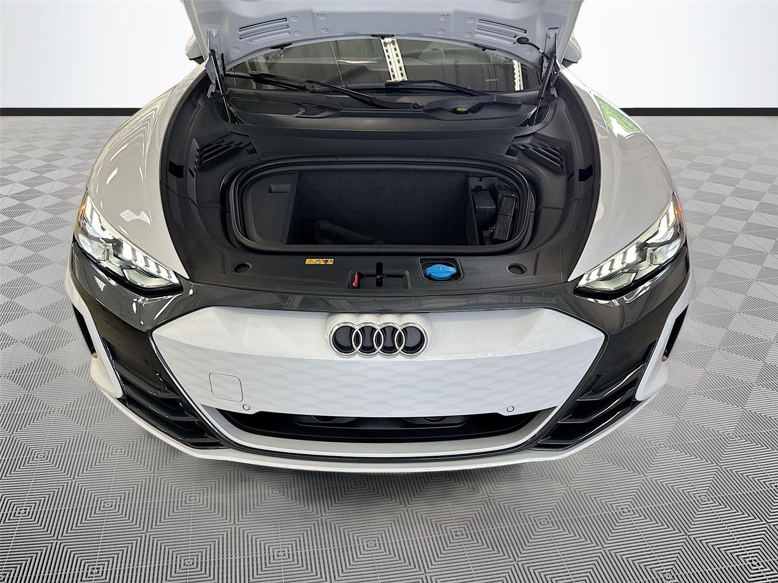 2023 Audi e-tron GT Prestige