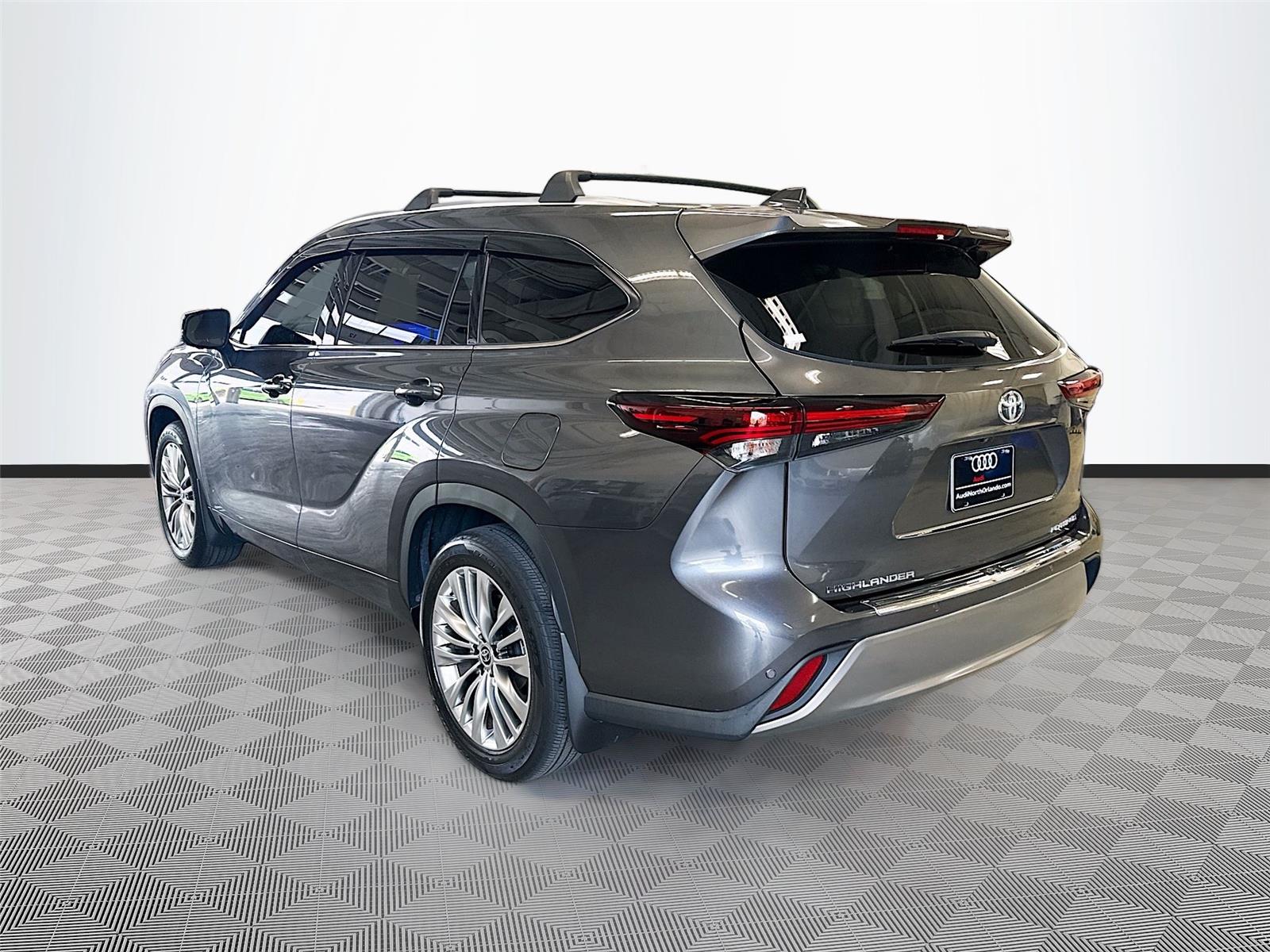 2024 Toyota Highlander Platinum