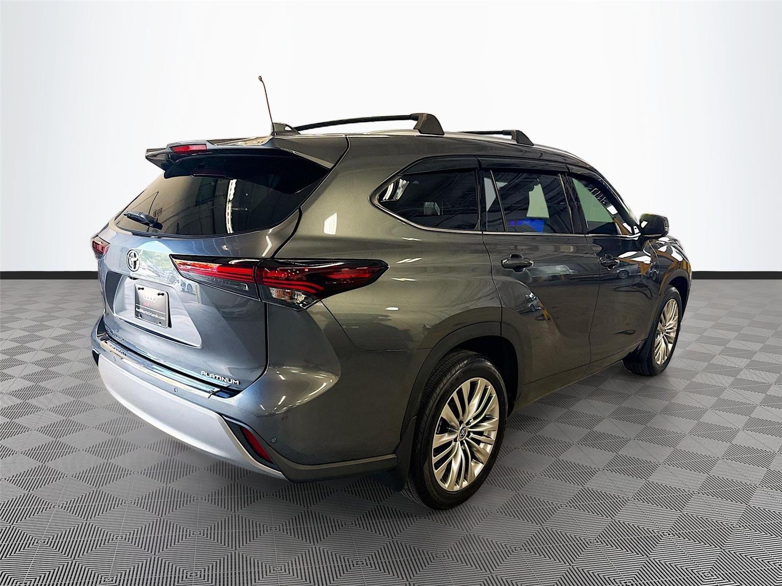 2024 Toyota Highlander Platinum