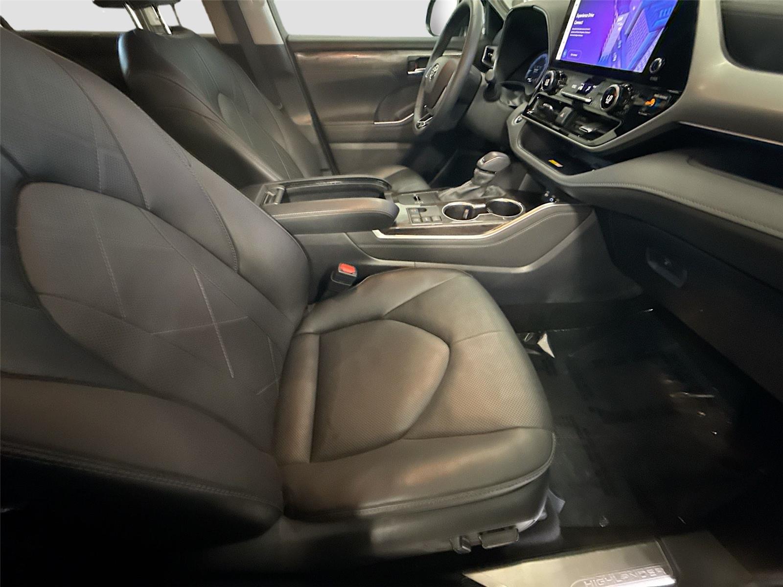 2024 Toyota Highlander Platinum
