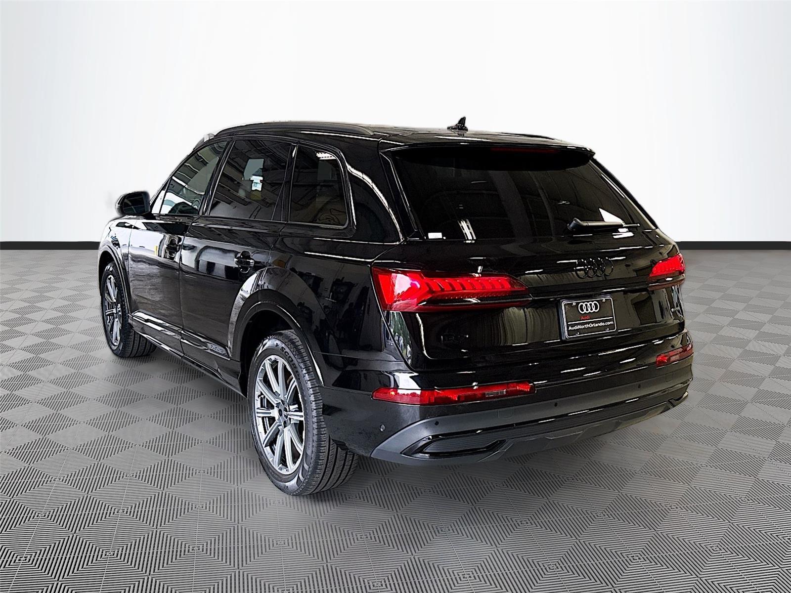 2023 Audi Q7 Premium Plus